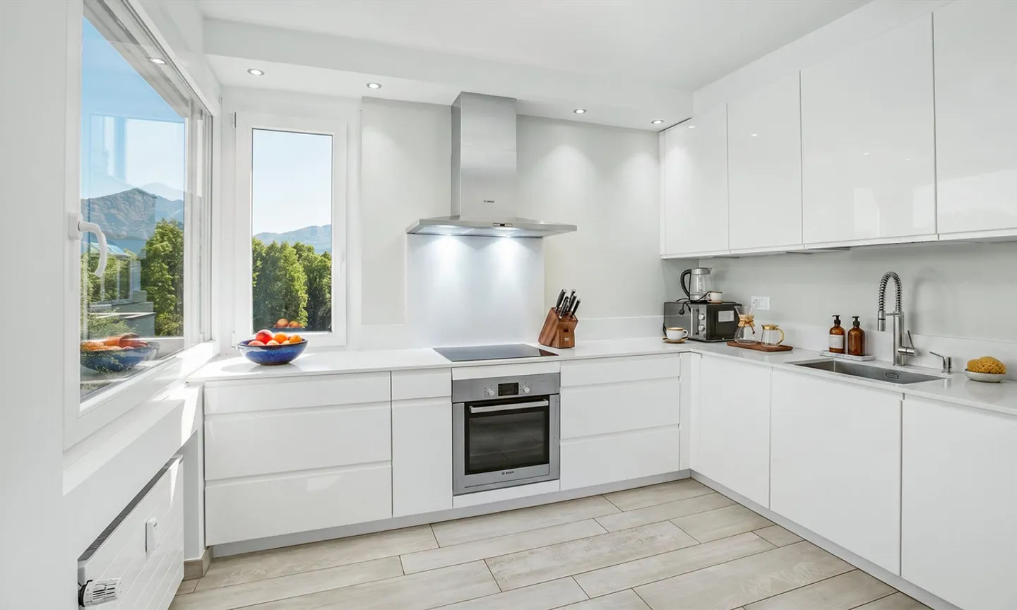 LOCATION AVEC OPTION D'ACHAT - SPLENDIDE APPARTEMENT 3.5 PIÈCES AVEC TERRASSE À CARONA - Photo 4 sur 10