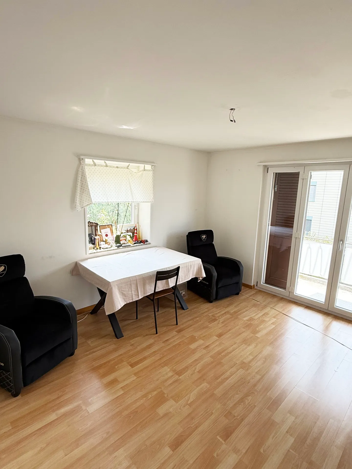 Apartment for rent - Photo 2 of 4