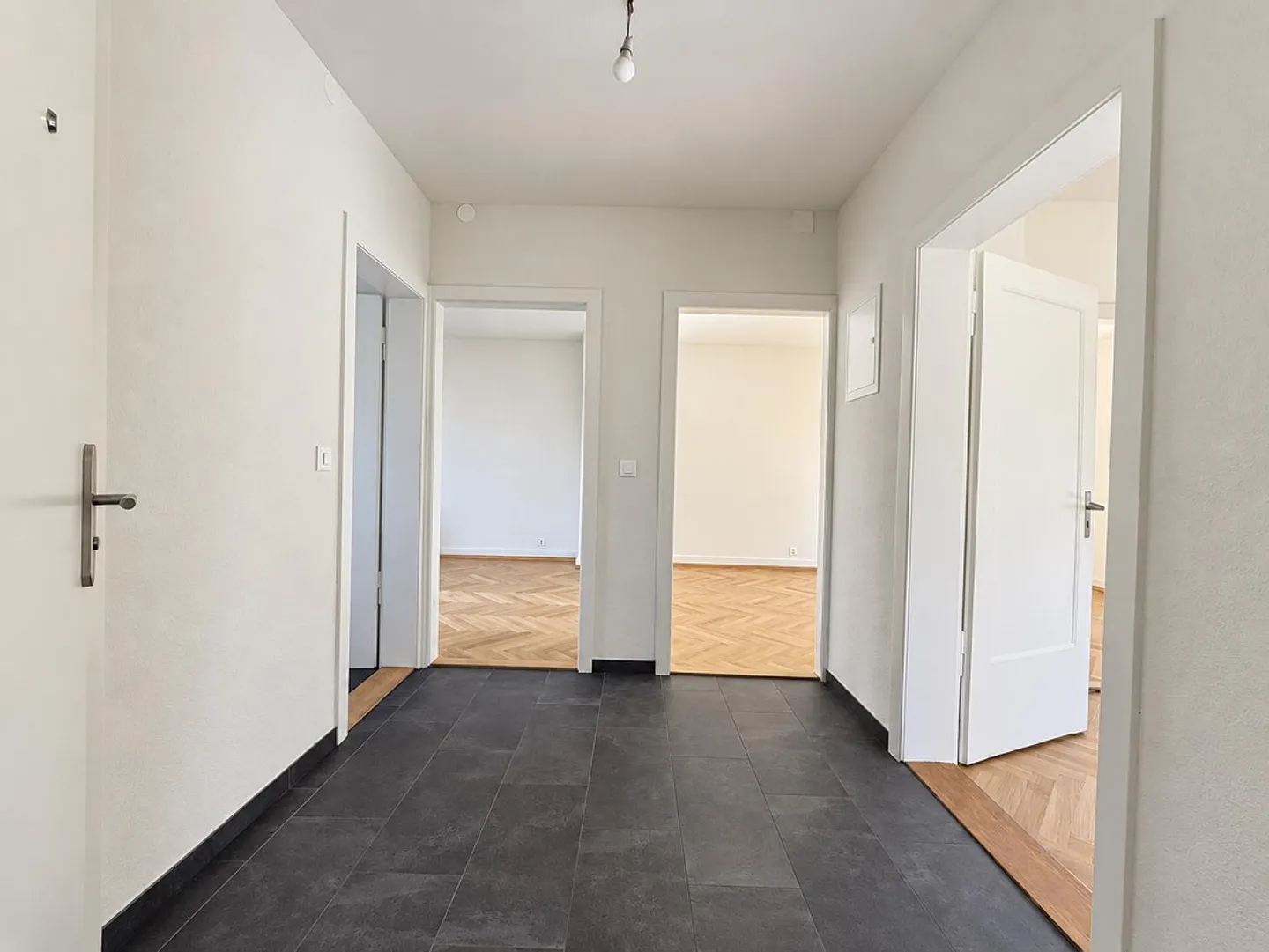 First occupancy - Stylishly renovated 3-room apartment with private garden - Photo 7 of 19