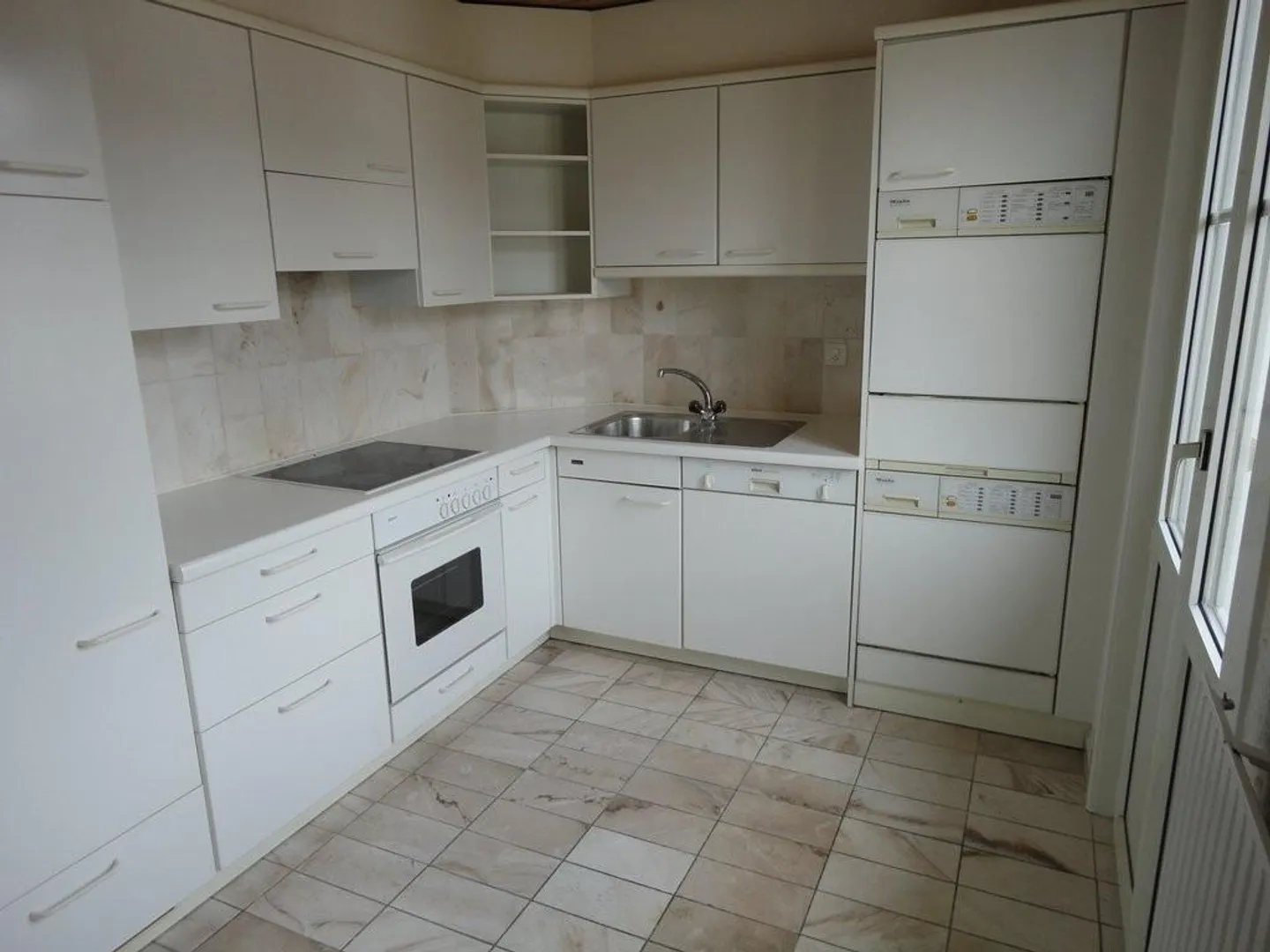 Appartement 3.5 pièces avec balcon - Photo 2 sur 8