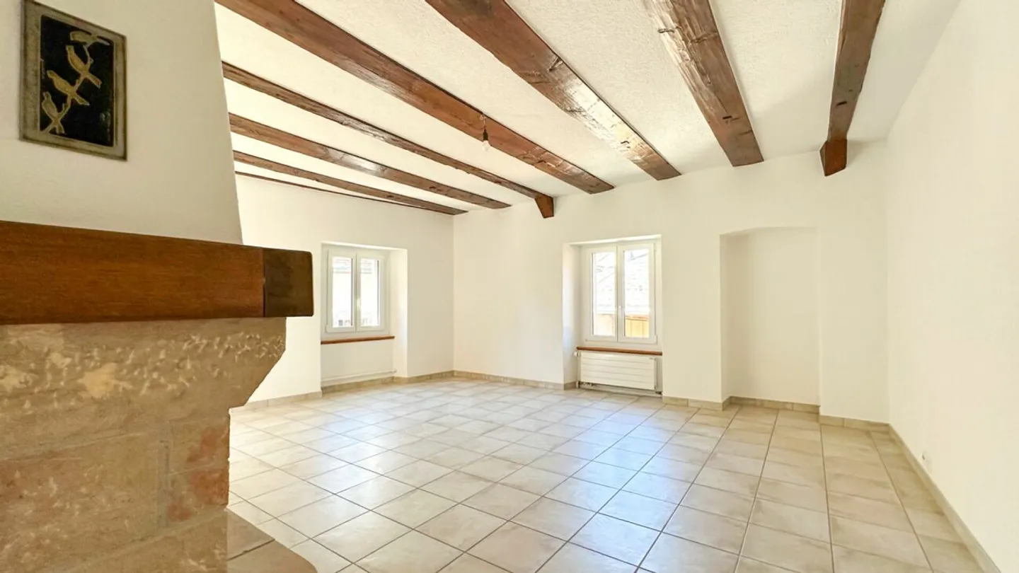 Duplex in den Dachgeschossen mit 6,5 Zimmern und Charme. - Foto 2 von 26
