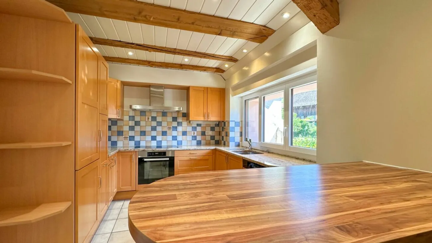 Duplex in den Dachgeschossen mit 6,5 Zimmern und Charme. - Foto 7 von 26