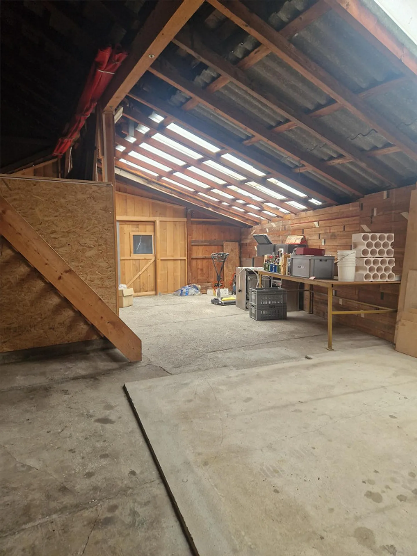 Geräumige Werkstatt zu vermieten - Foto 1 von 3