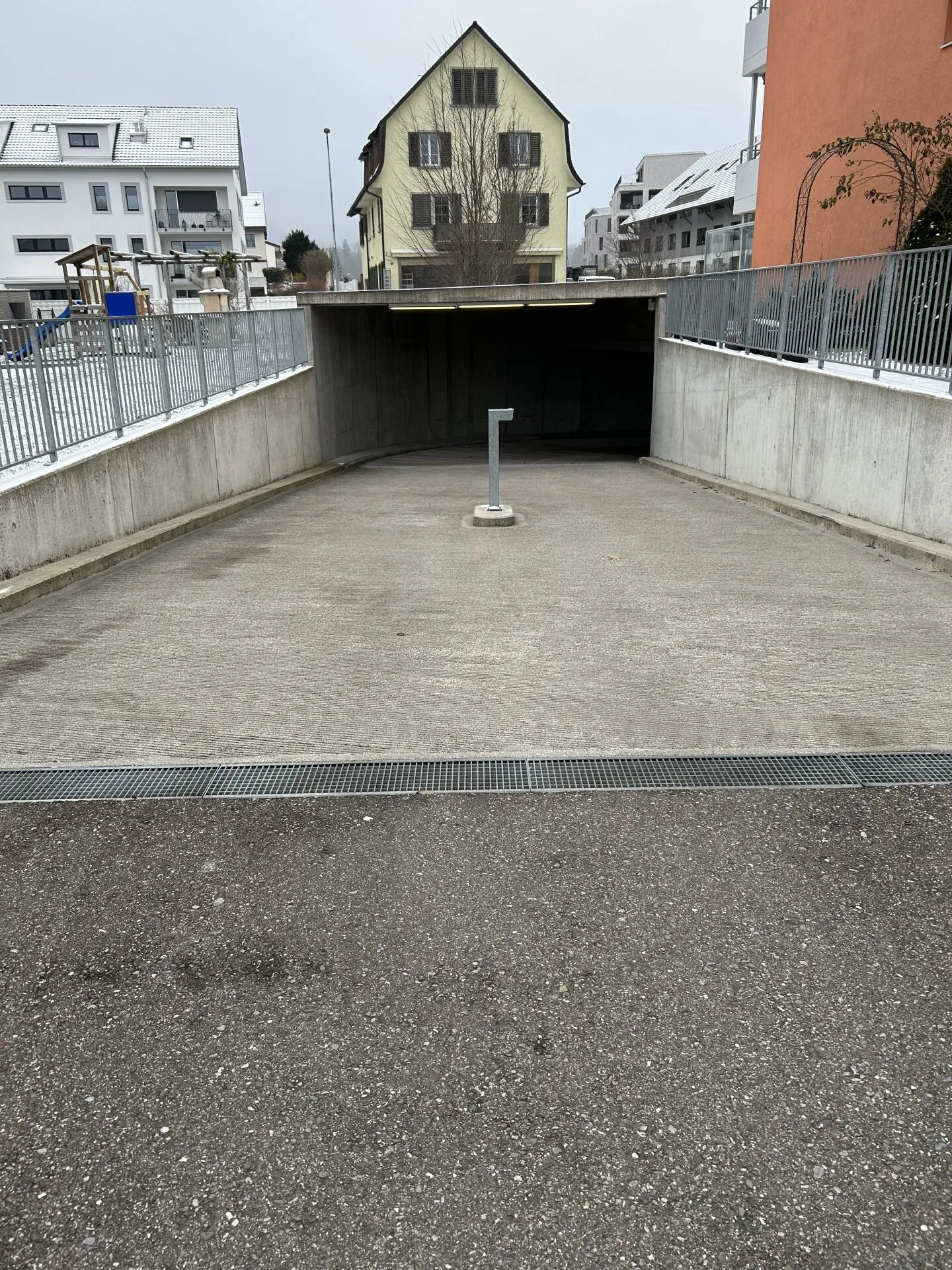 Magasin à louer - Photo 2 sur 8