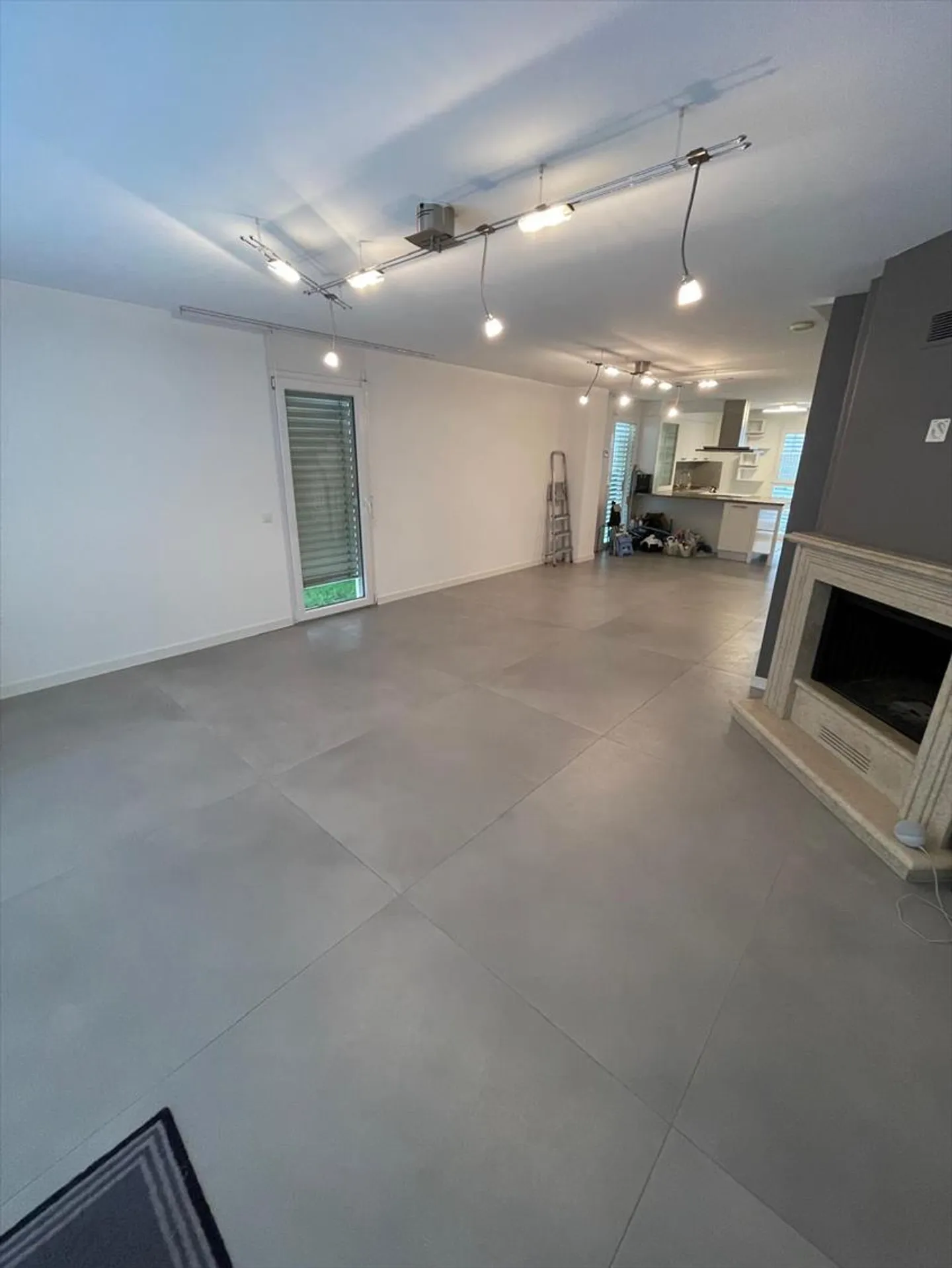 Casa contigua 6.5 stanze - Foto 5 di 10