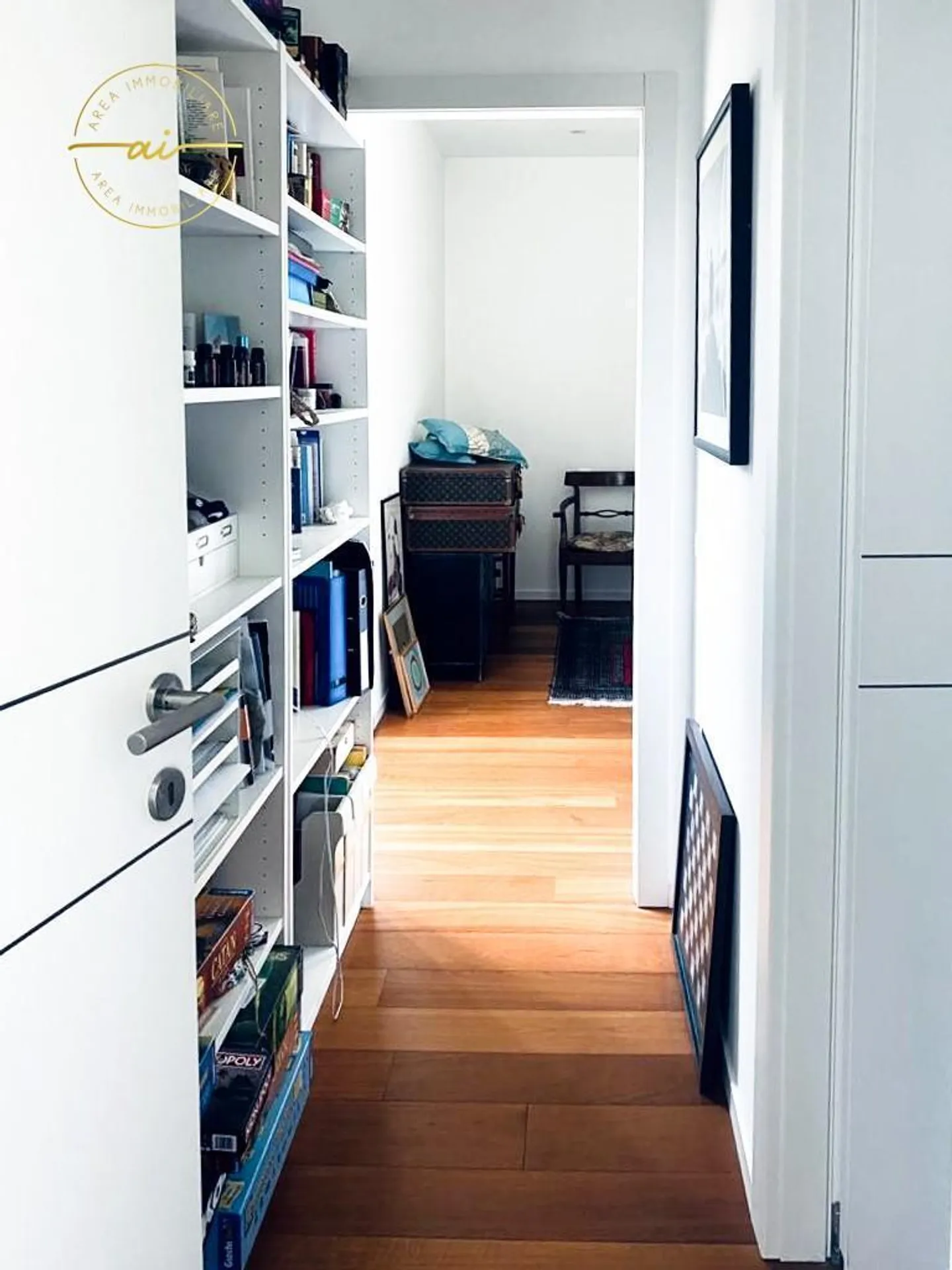 STUNNING 2.5-ROOM APARTMENT IN CENTRAL LUGANO - Photo 6 of 11