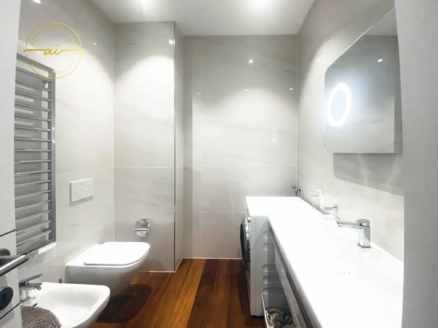 STUNNING 2.5-ROOM APARTMENT IN CENTRAL LUGANO - Photo 8 of 11