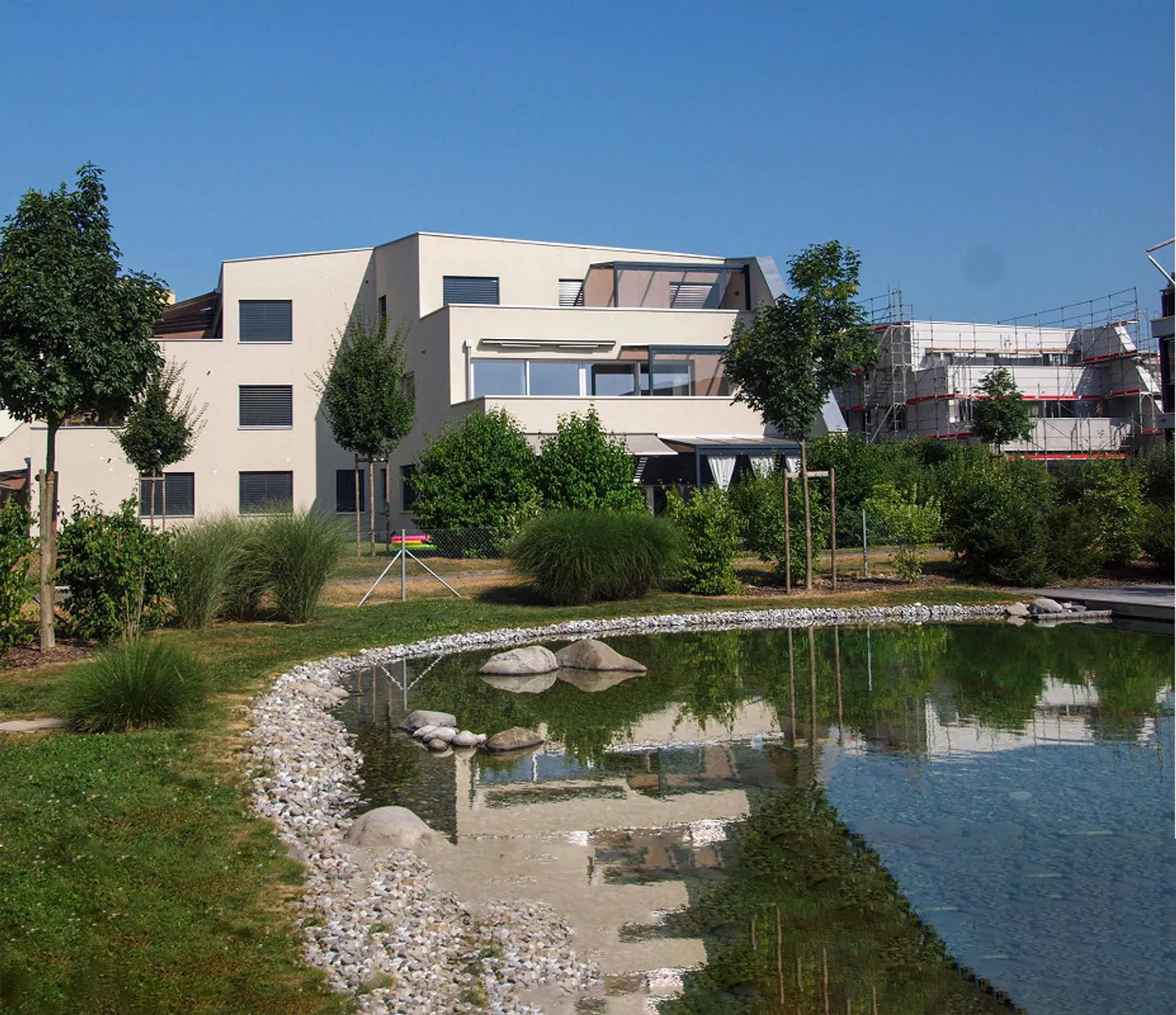 Condominium moderne de 3,5 pièces de 95 m2 avec belle vue - Photo 4 sur 19