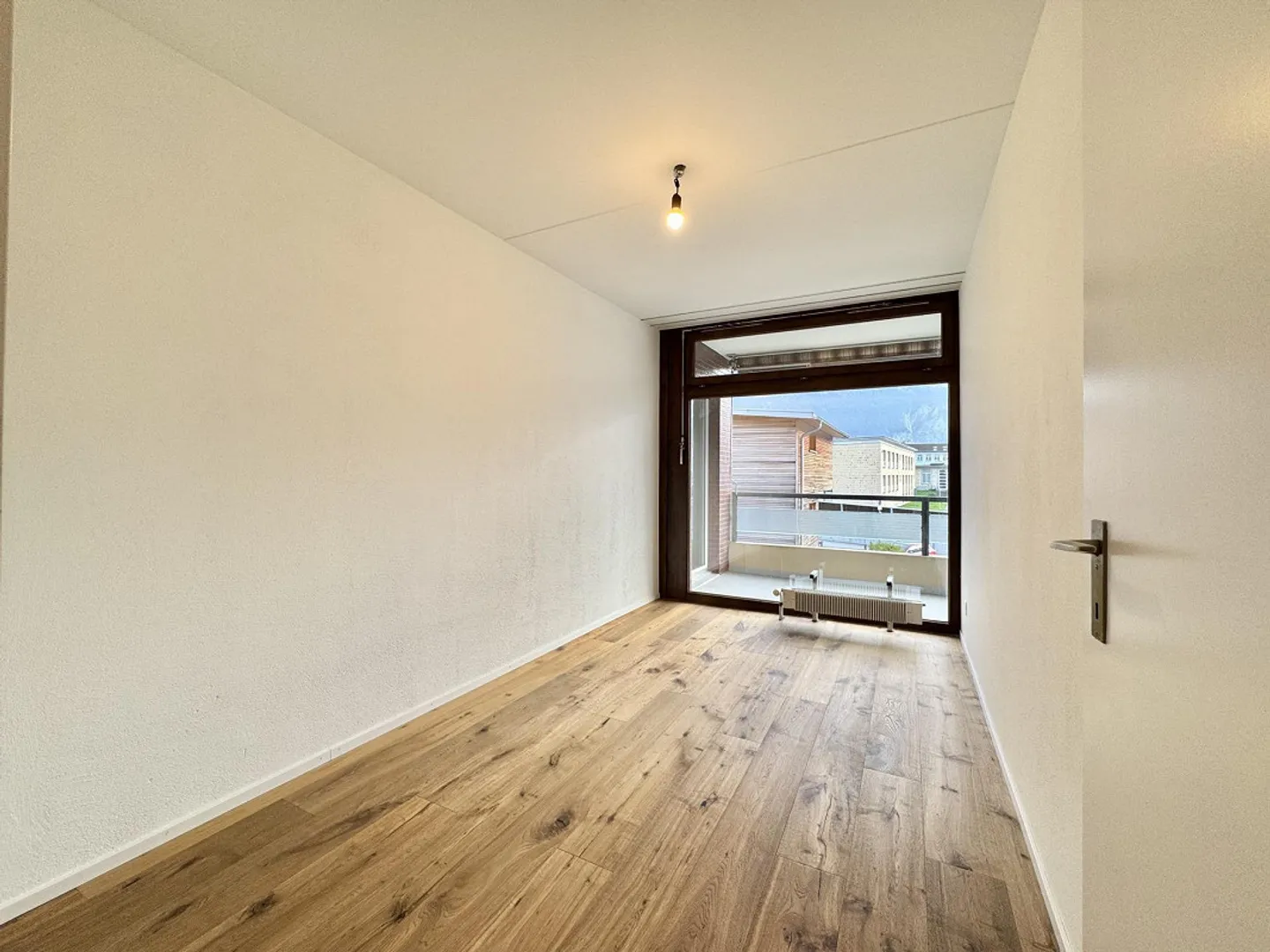 Kernsanierte 3½ Zimmerwohnung mit wunderschöner Bergsicht - Foto 10 von 12