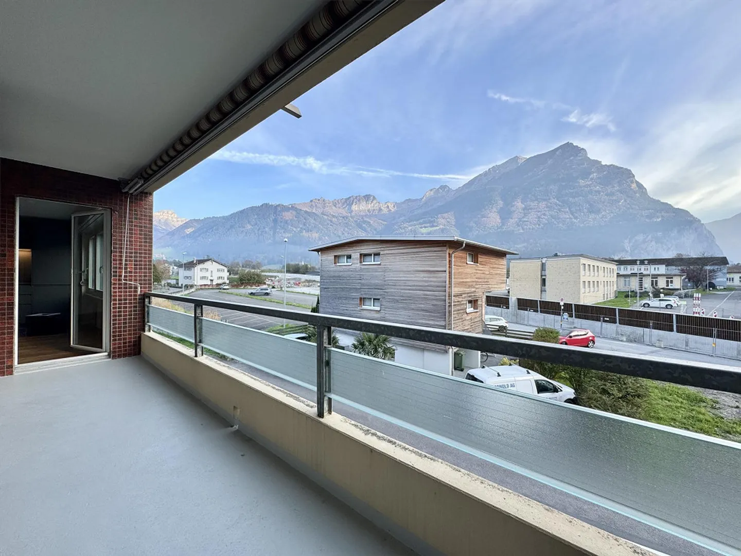 Kernsanierte 3½ Zimmerwohnung mit wunderschöner Bergsicht - Foto 11 von 12