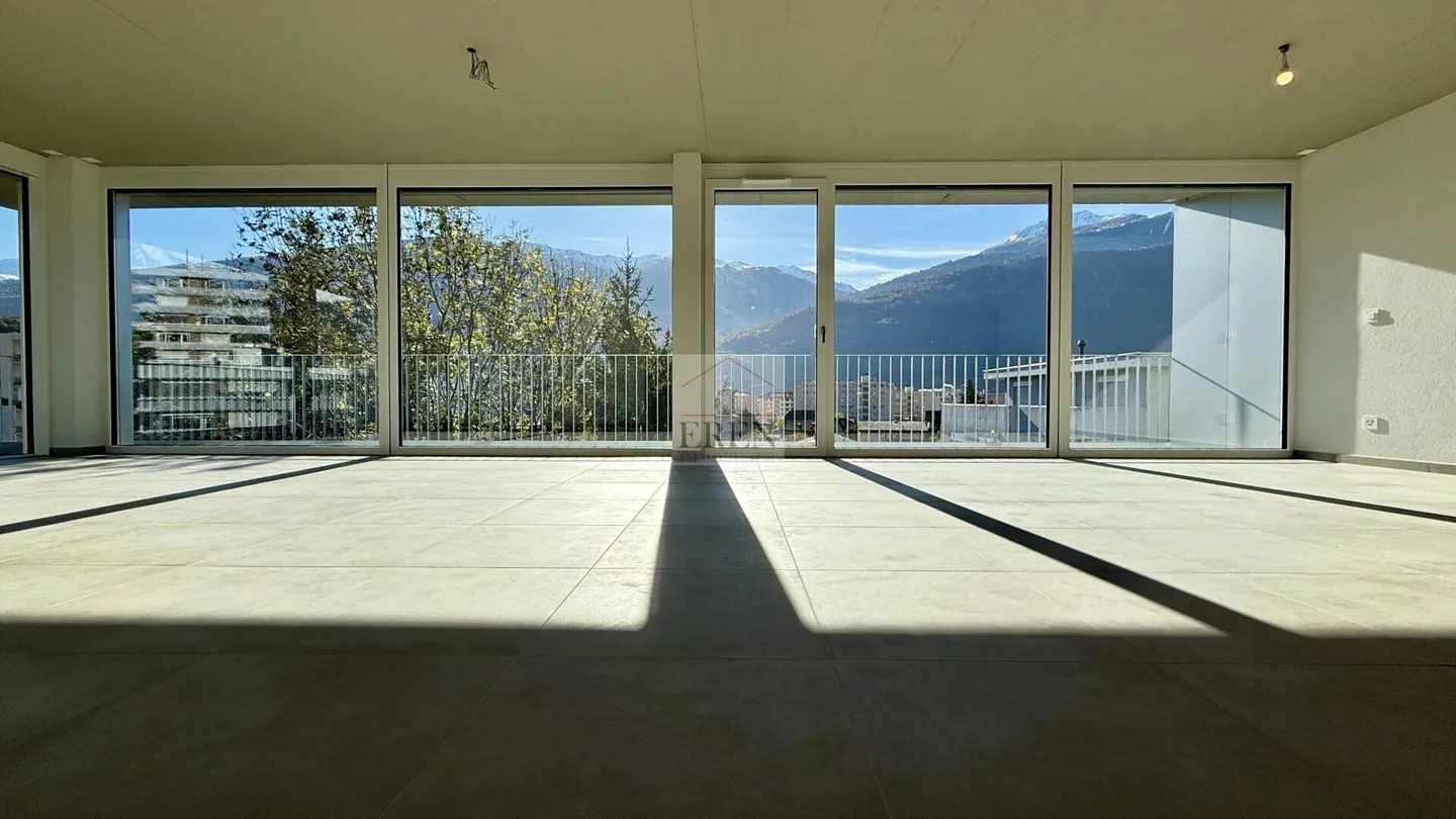 Wunderschöne 4,5 Attikawohnung neu mit Panoramablick und 55 m2 Terrasse nach Südosten - Foto 6 von 20