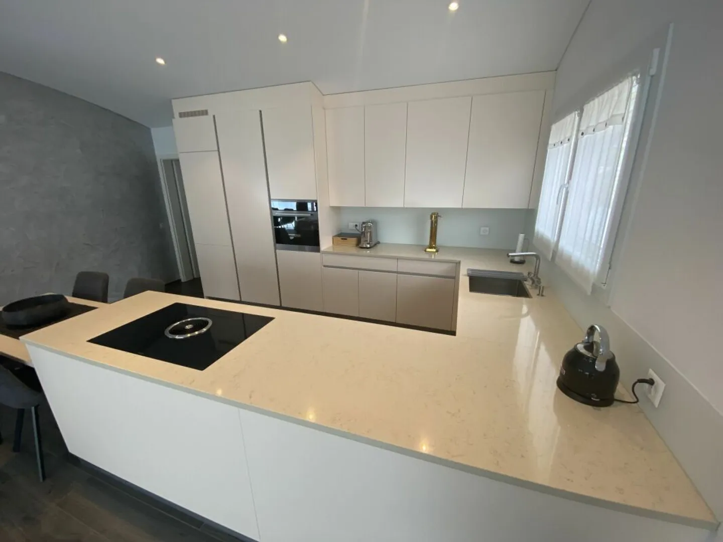 Attico elegante con terrazzo privato - Foto 8 di 25