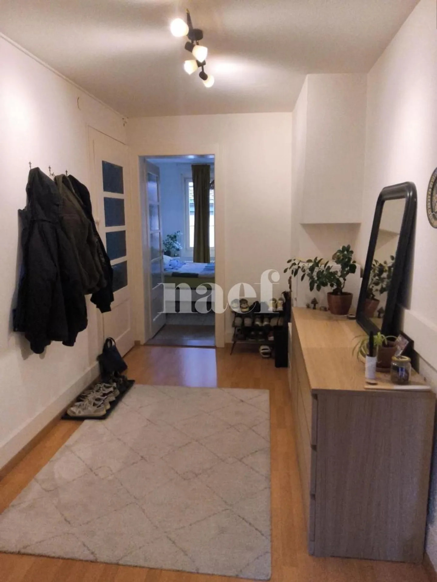 Appartement avec 2,5 pièces dans le centre-ville de Neuchâtel - Photo 2 sur 7