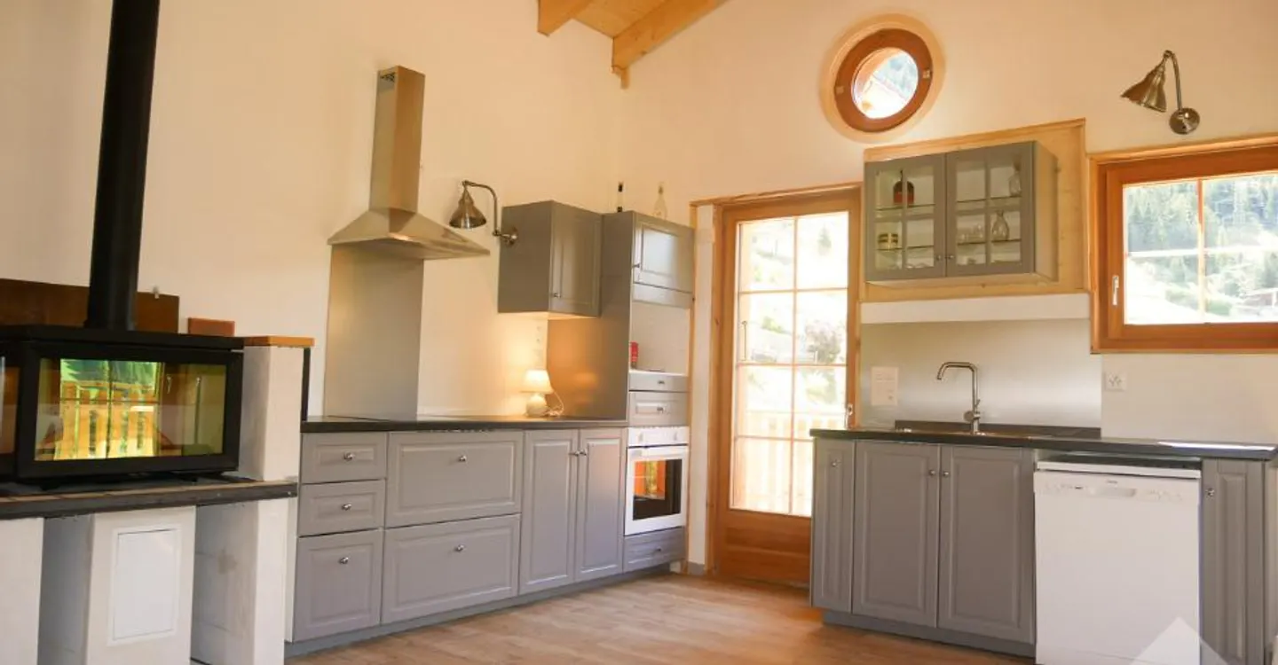Wunderschönes neues Chalet in Liddes! Tolle Sonneneinstrahlung und schöner Ausblick! - Foto 2 von 13