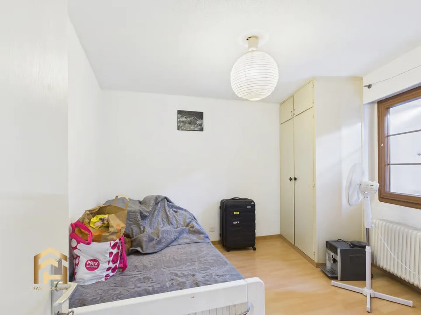 Lots of space, lots of charm, many possibilities - House with 3 residential units - Photo 8 of 13