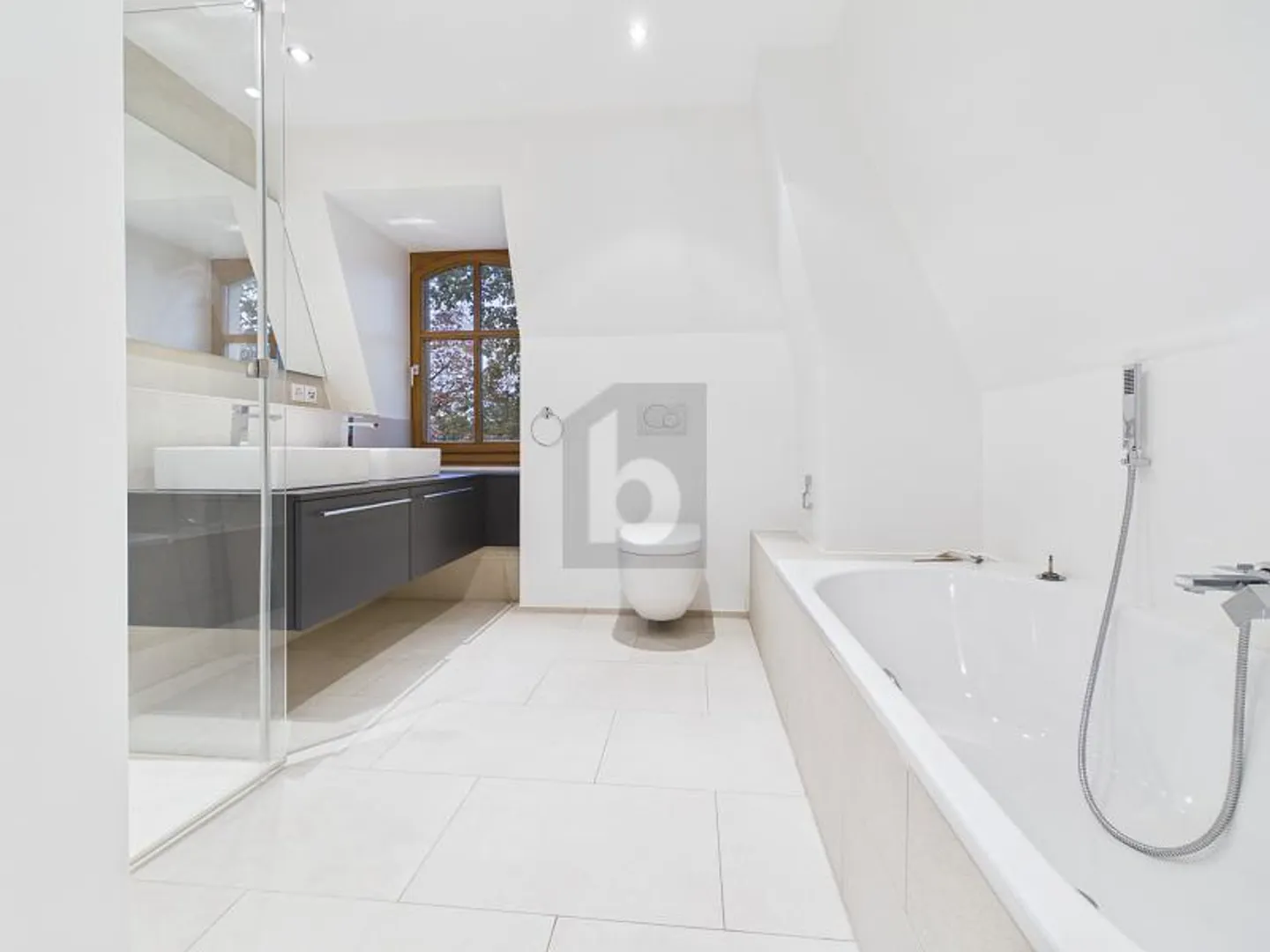 Penthouse lumineux 4.5 pièces à Bâle - Photo 5 sur 6
