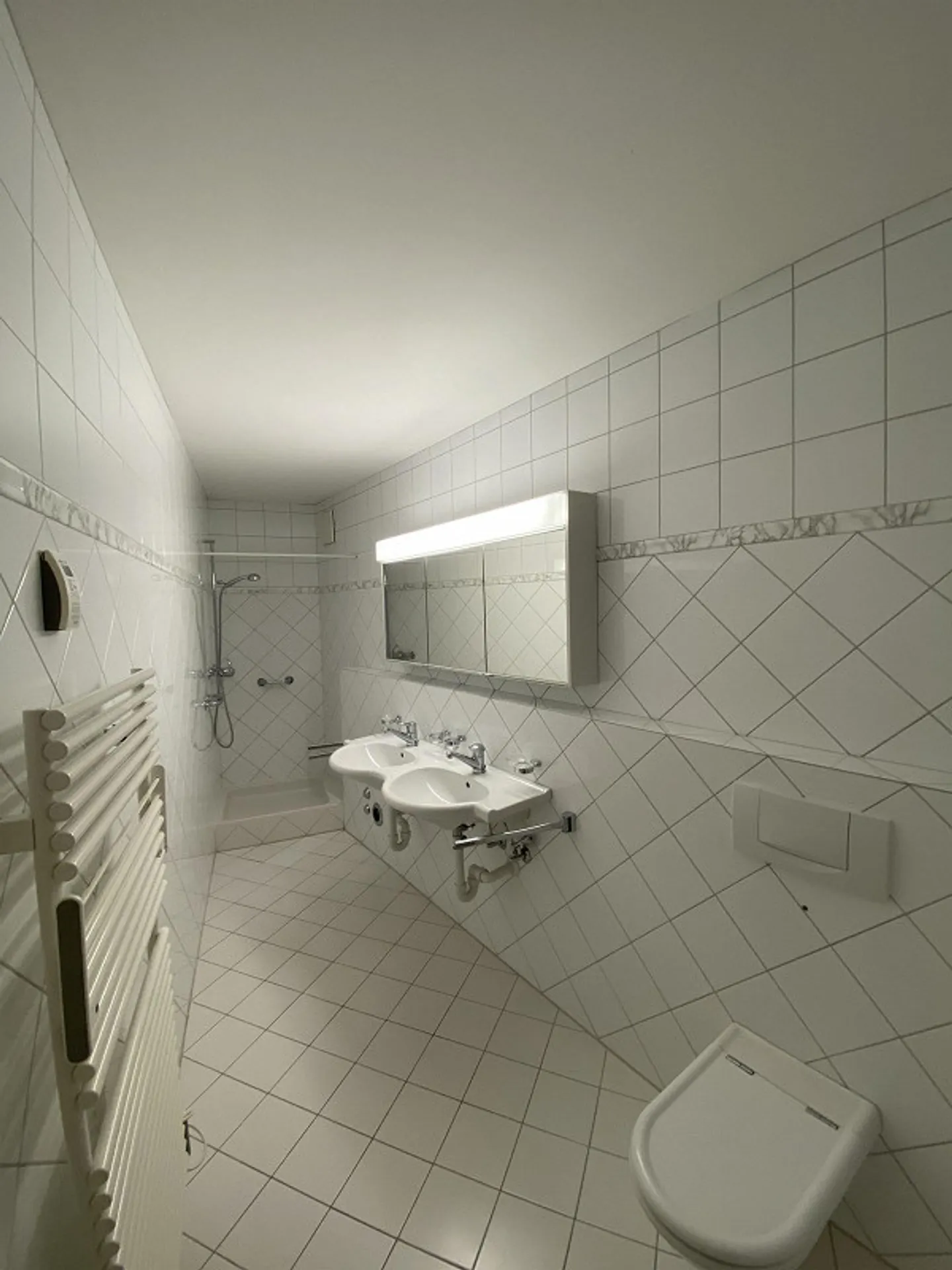 Appartement 2.5 pièces près du centre - Photo 3 sur 8