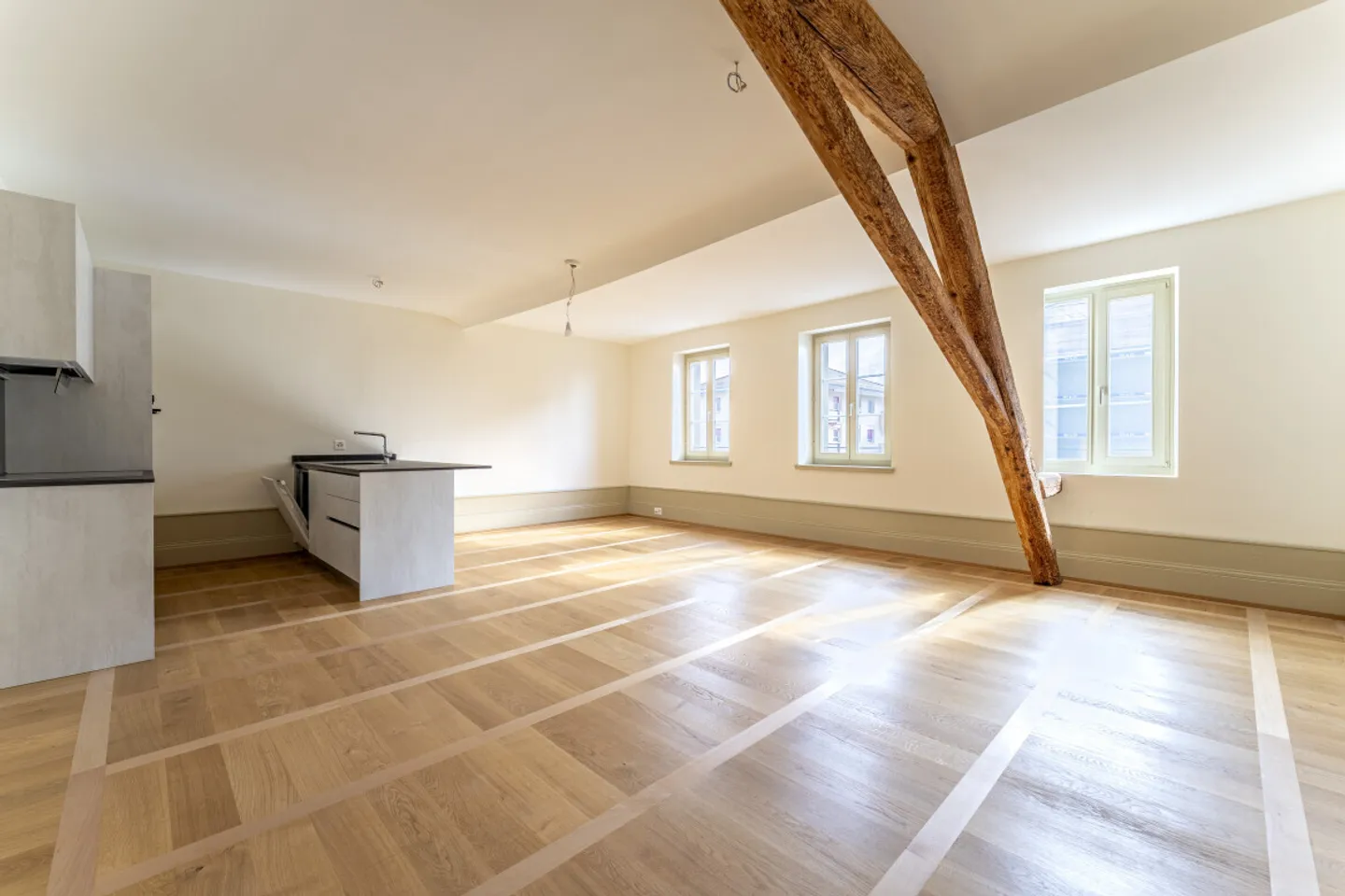 COLPO DI FULMINE! ATTICO A DUE PASSI DAL CENTRO! - Foto 2 di 4