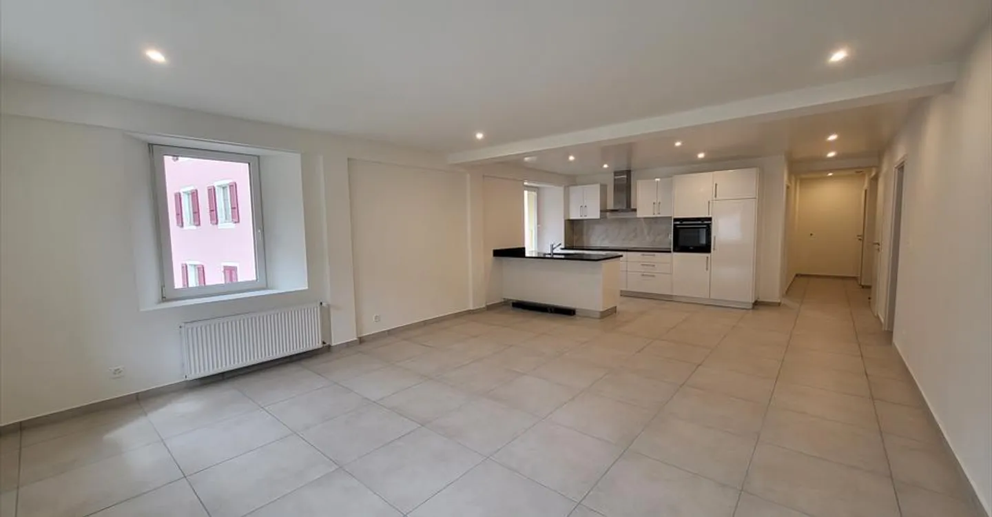 Charmante renovierte 2,5-Zimmer-Wohnung in Crêt-de-l'Eau - Foto 2 von 7