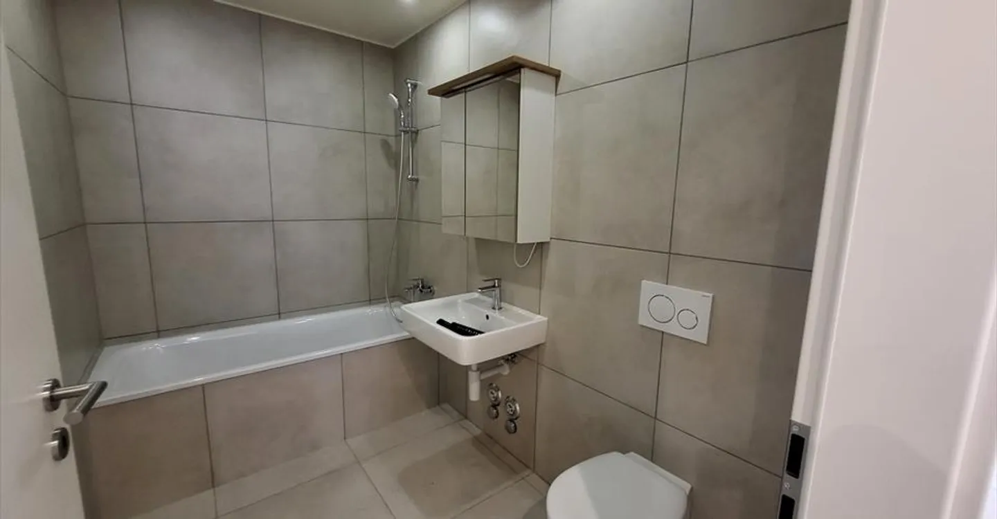 Charmante renovierte 2,5-Zimmer-Wohnung in Crêt-de-l'Eau - Foto 5 von 7