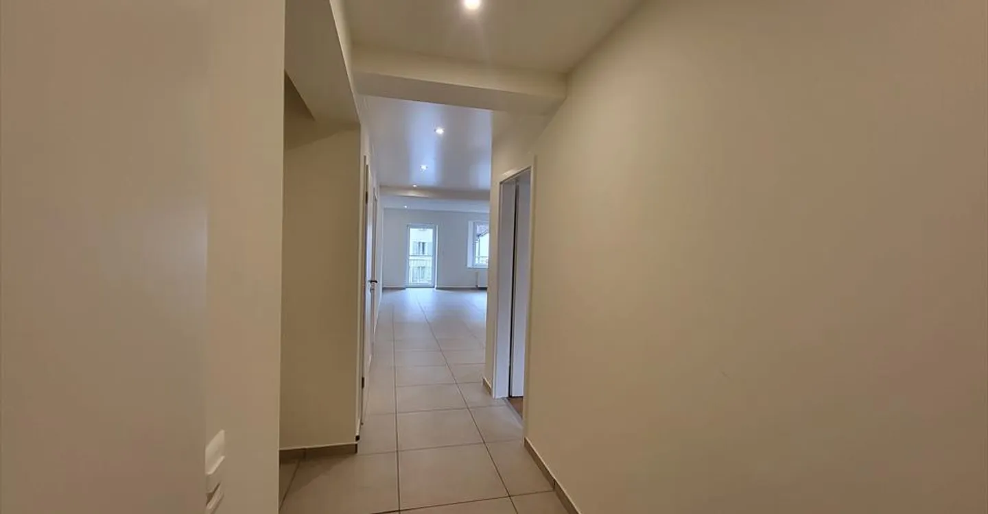 Charmante renovierte 2,5-Zimmer-Wohnung in Crêt-de-l'Eau - Foto 6 von 7