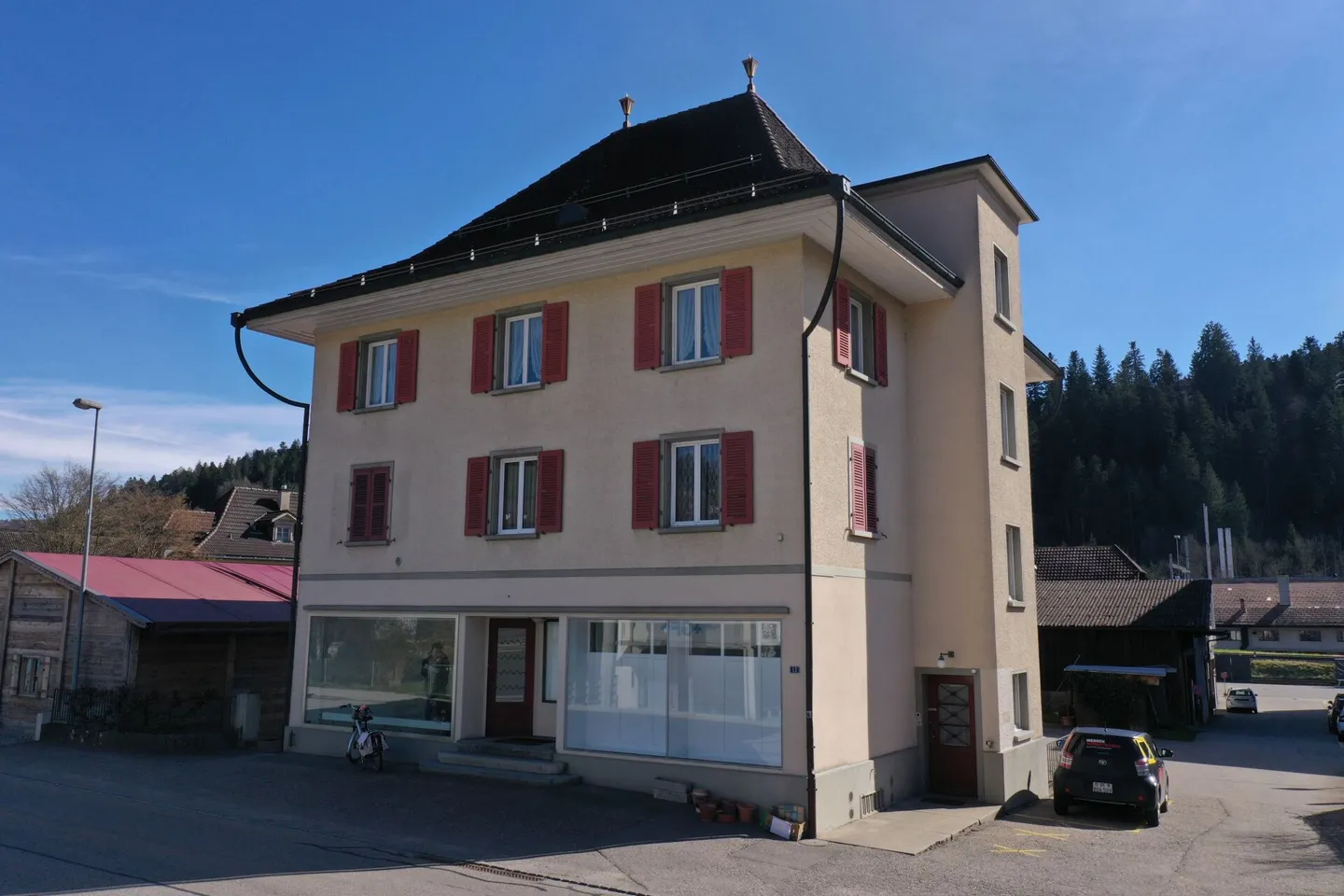 Appartement central de 5 pièces au 2ème étage - Photo 2 sur 20