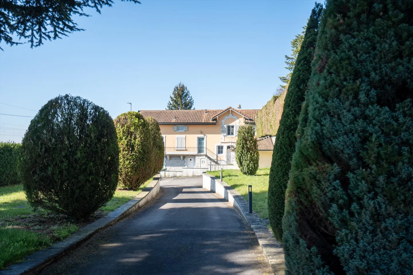 Magnificent Master House and Detached Villa - Photo 9 of 9