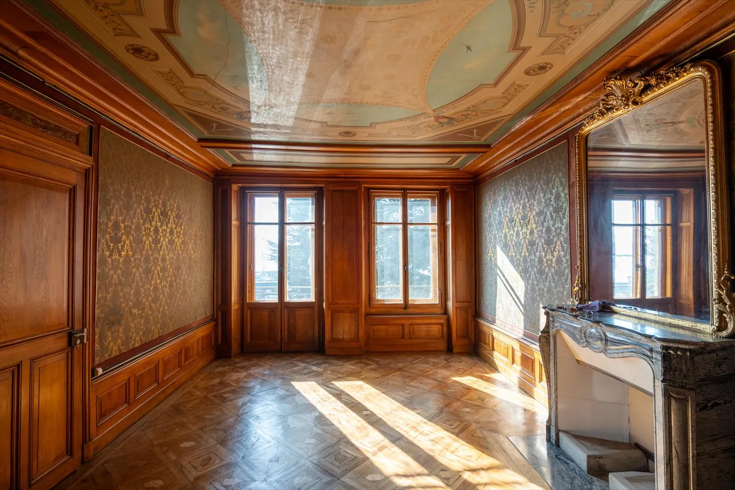 Magnificent Master House and Detached Villa - Photo 4 of 9