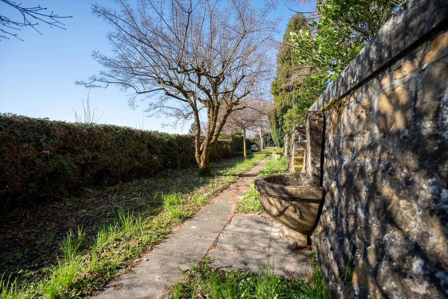 Magnificent Master House and Detached Villa - Photo 7 of 9