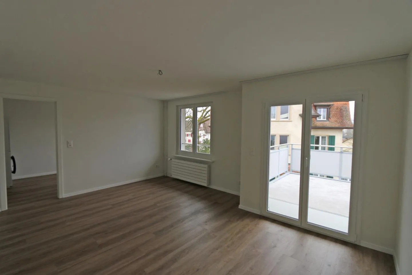 Appartement rénové avec balcon de 20 m2 - Photo 4 sur 7