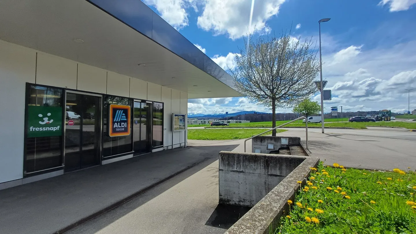 Spazio Commerciale ad Avry - Foto 6 di 9