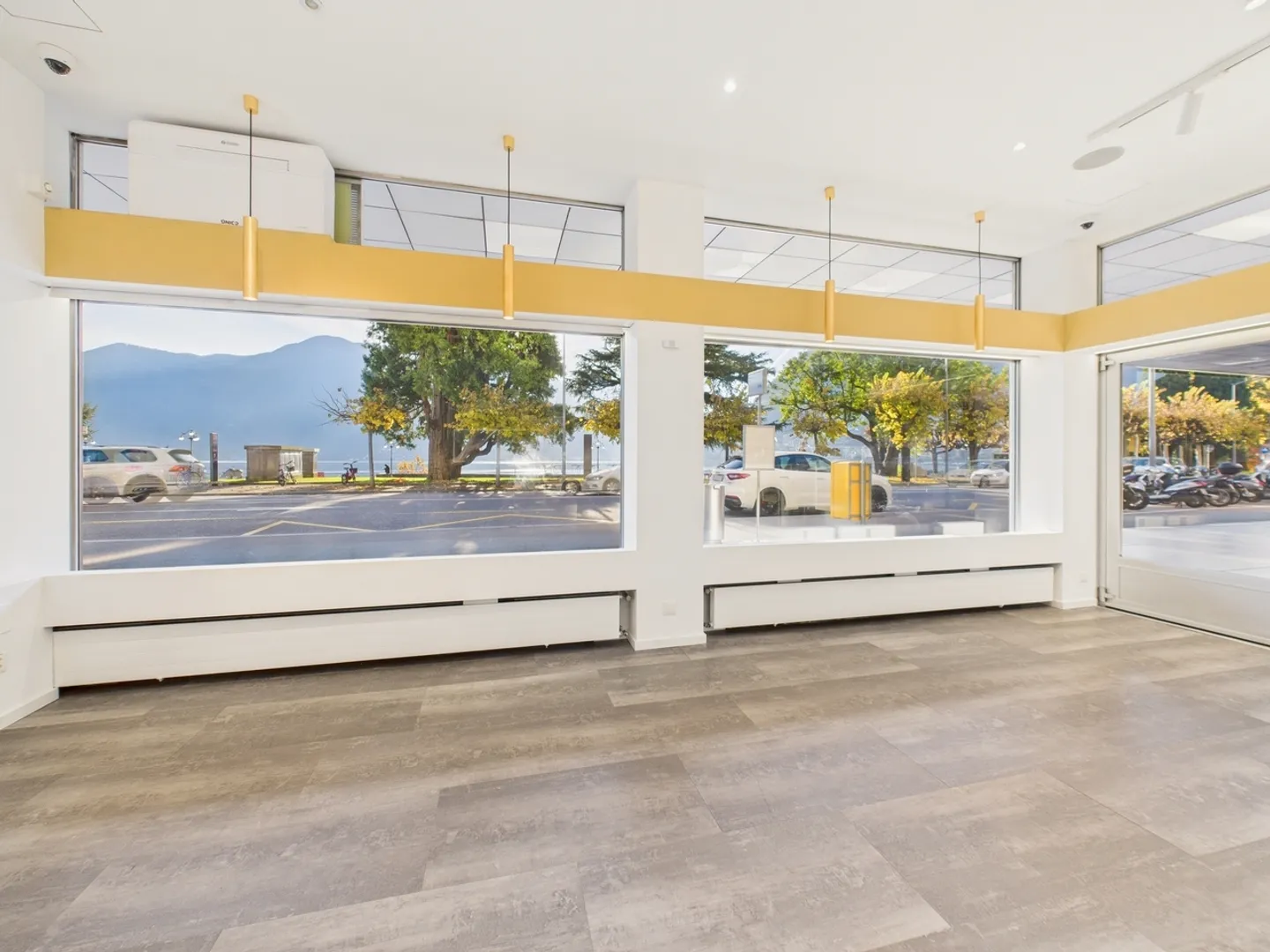 Locale Commerciale nel Centro di Lugano - Foto 4 di 12