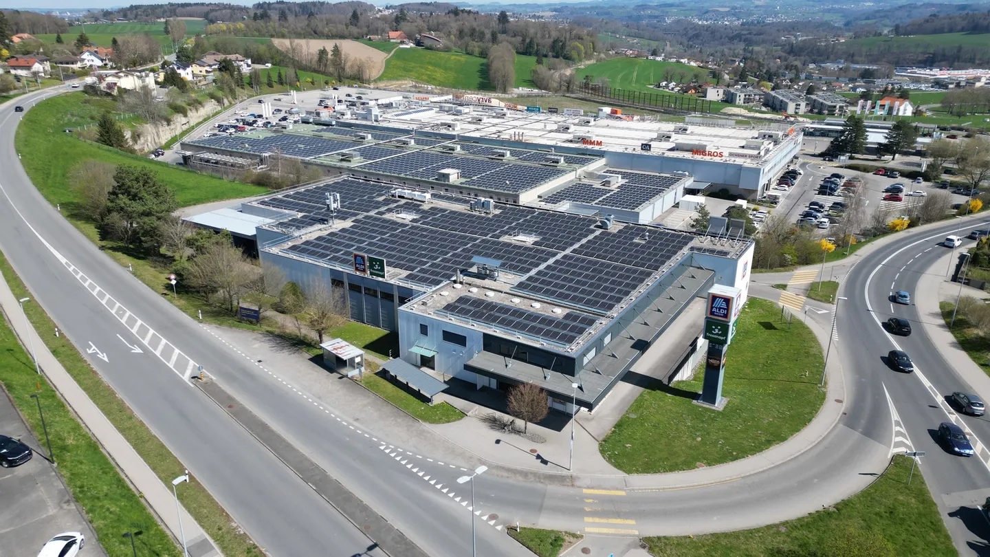 Spazio Commerciale ad Avry - Foto 1 di 9