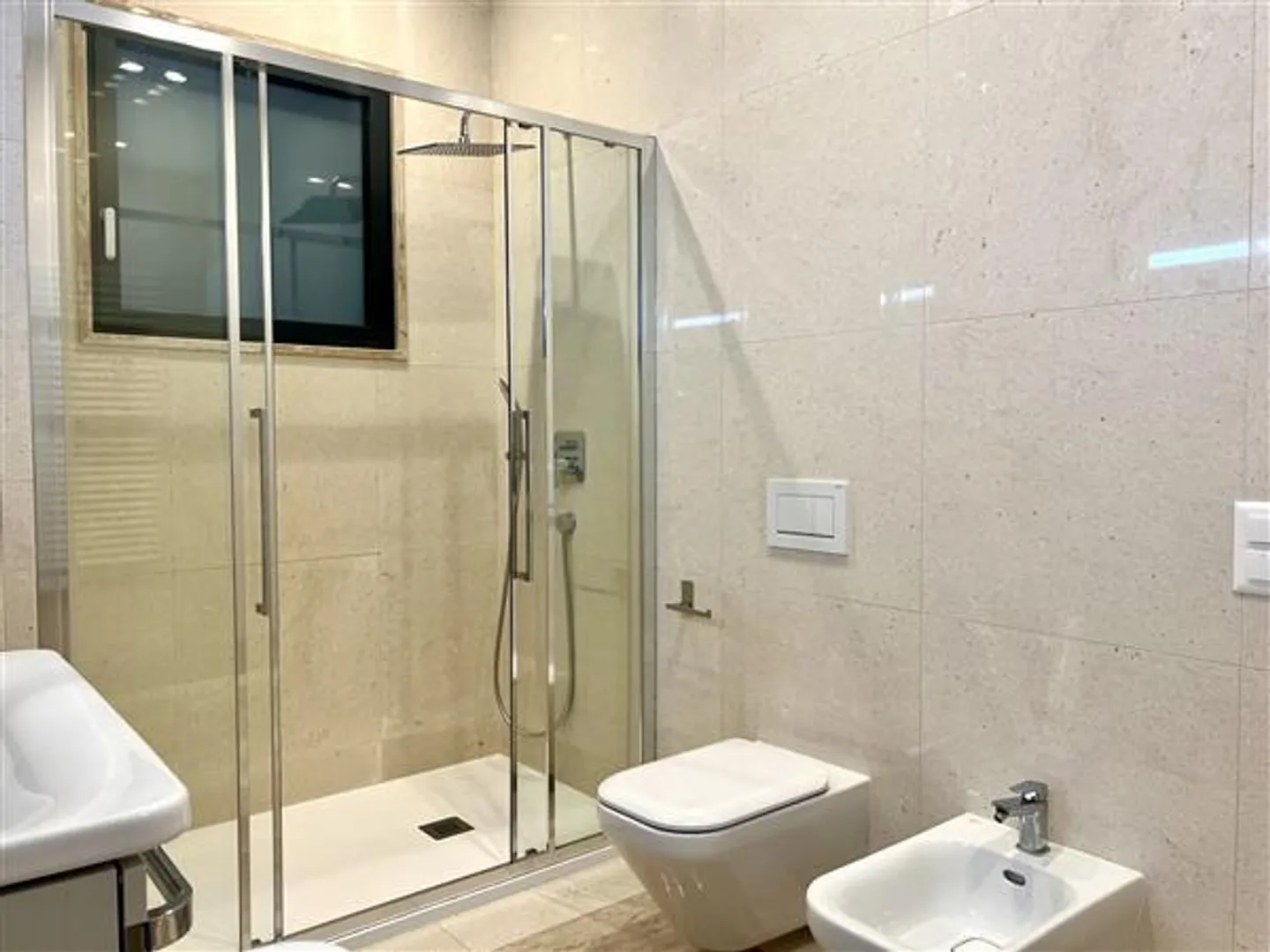 Bissone: 5.5-Zimmer-Wohnung - Foto 7 di 13