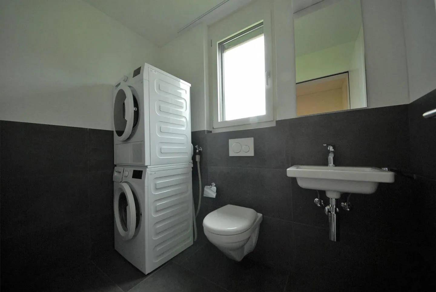 Appartamento moderno con grande terrazza - Foto 7 di 12