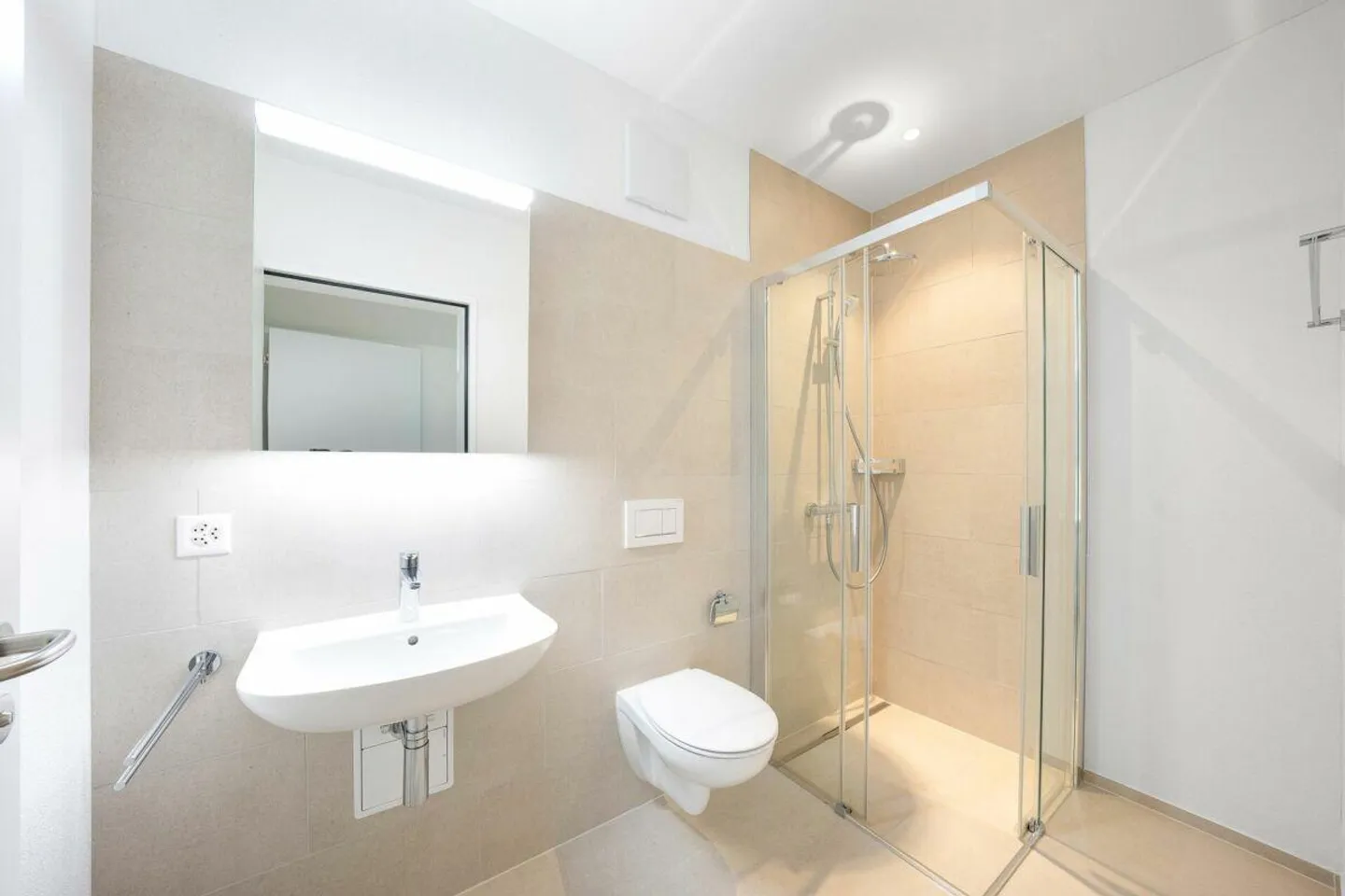 Central New Apartment with Great View - Photo 7 of 14