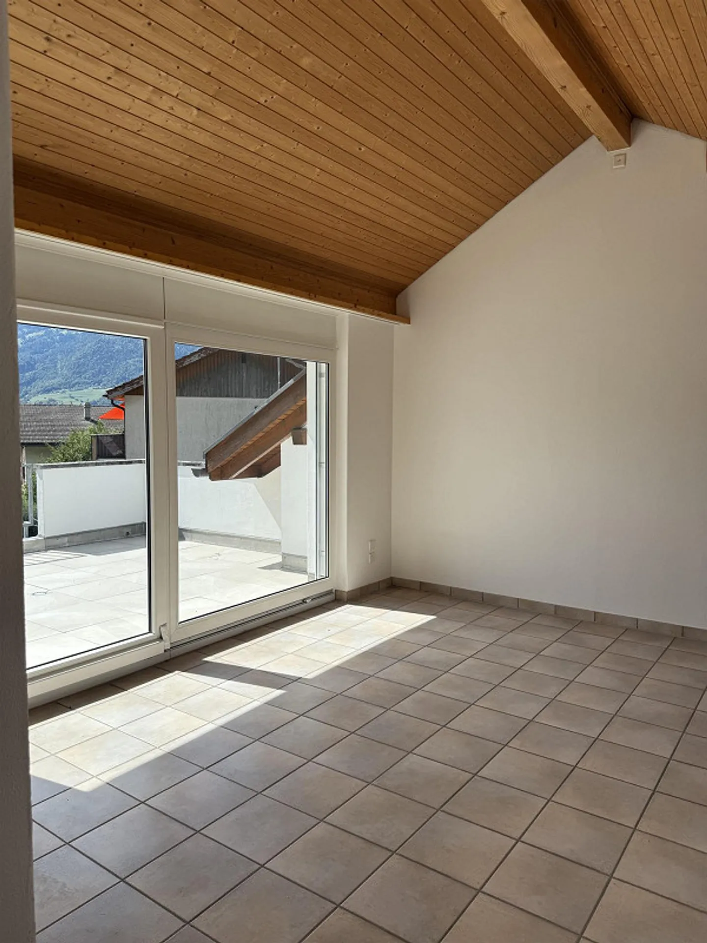 Sonnige 3,5-Zimmer Penthouse - Foto 2 von 19