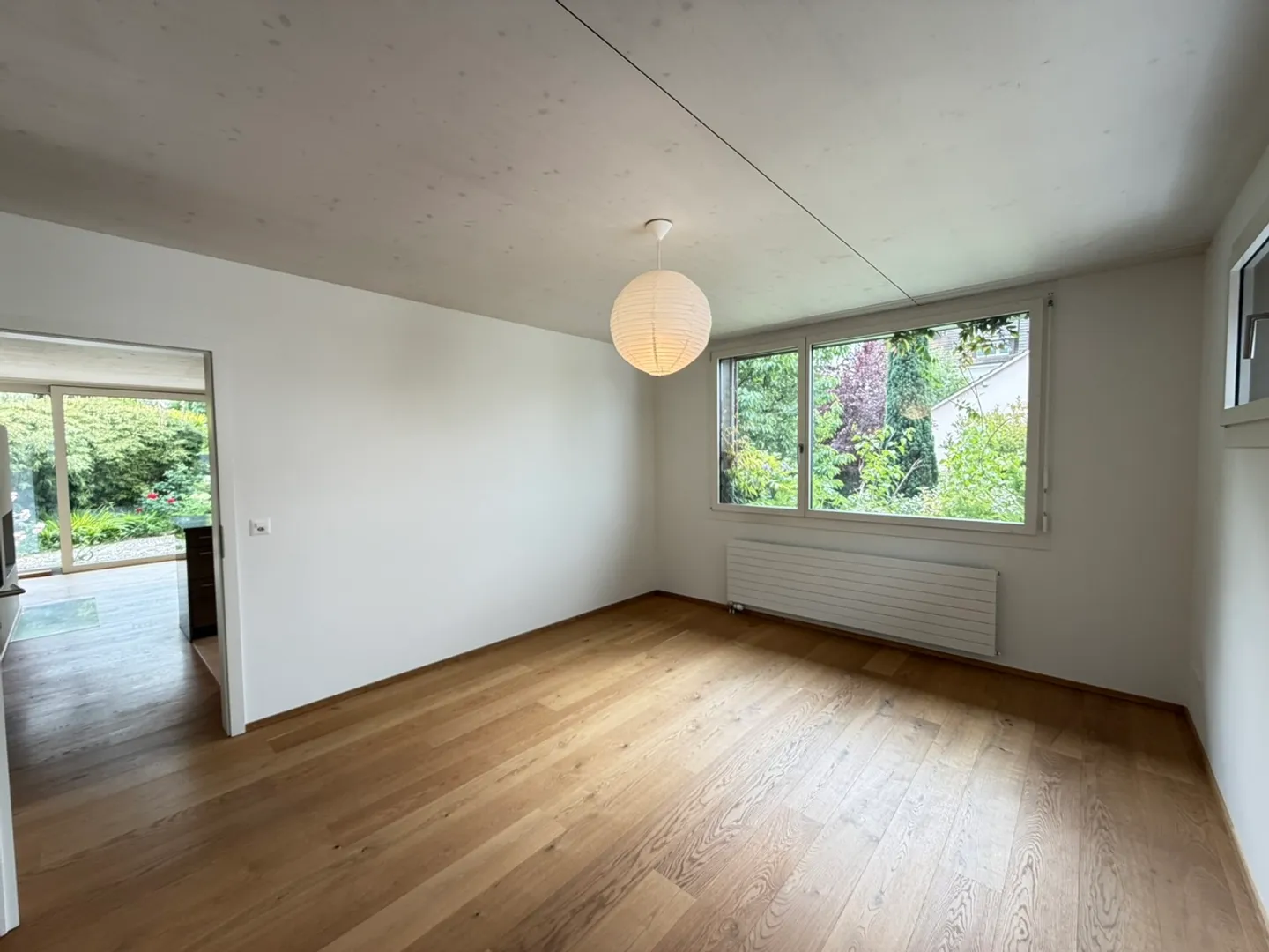 Arrive and feel at home: Charming single-family house with garden - Photo 8 of 17