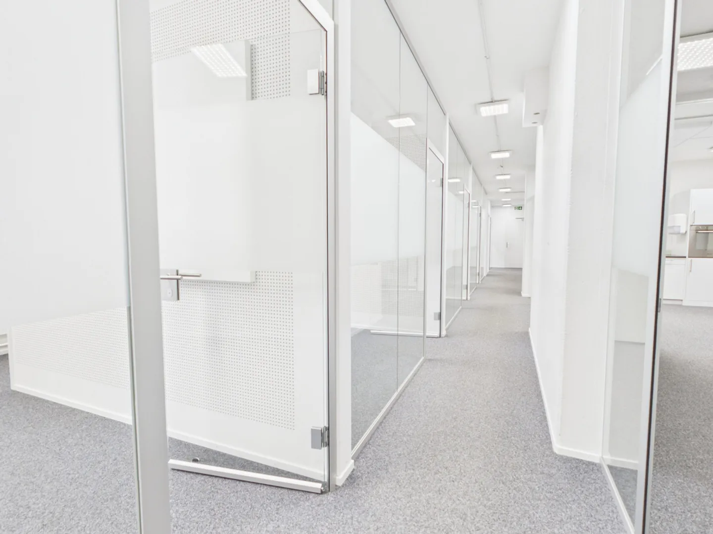 Bureau exquis avec des possibilités d'utilisation polyvalentes à Aarwangen, BE - Photo 8 sur 9