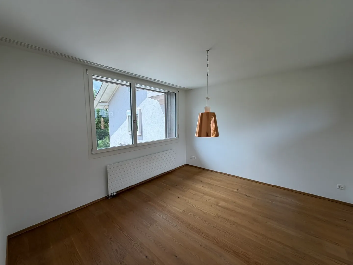 Arrive and feel at home: Charming single-family house with garden - Photo 12 of 17