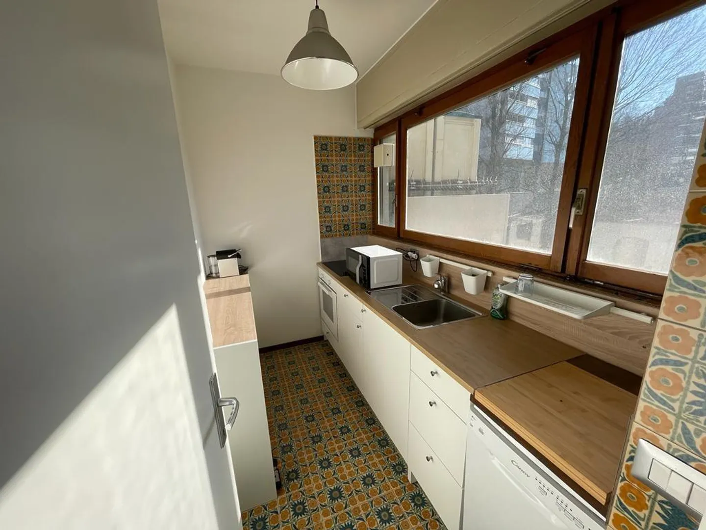 GREAT INVESTMENT - BRIGHT 3.5 WITH OPEN VIEW IN LUGANO - Photo 4 of 6