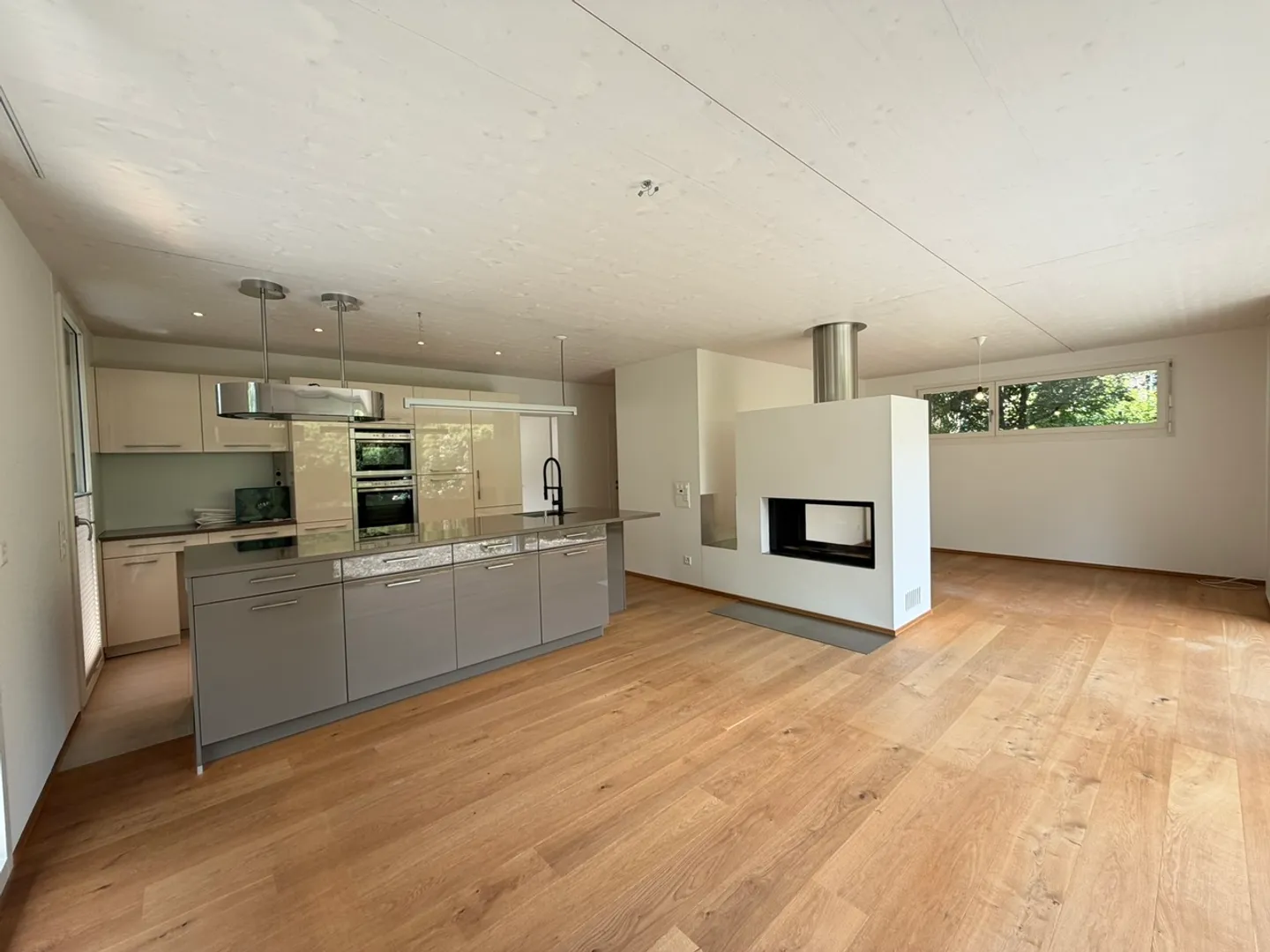Arrive and feel at home: Charming single-family house with garden - Photo 1 of 17