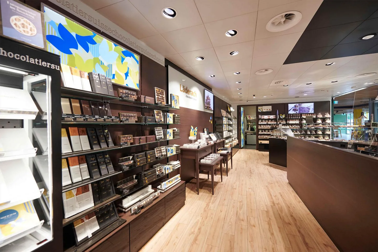 High-Frequency Corner Retail Space 82 m² Highway Rest Area Würenlos - Photo 5 of 7