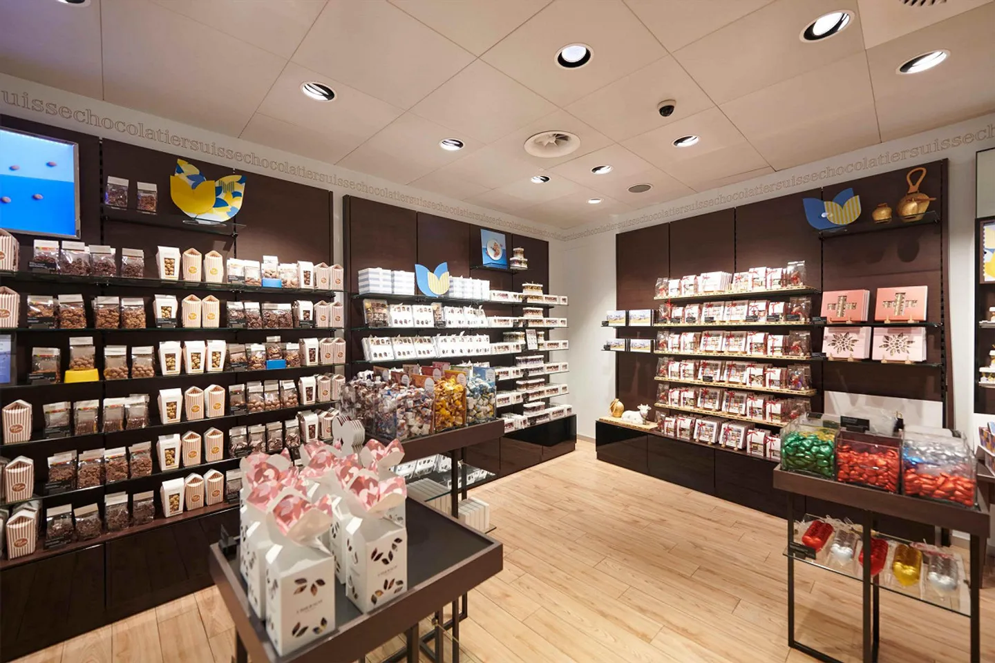 High-Frequency Corner Retail Space 82 m² Highway Rest Area Würenlos - Photo 6 of 7