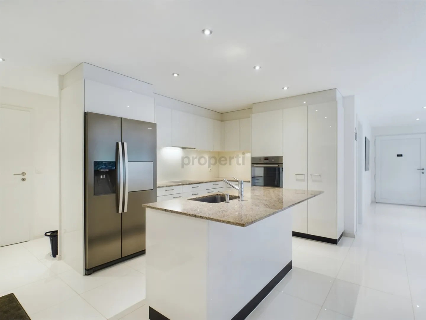 4.5 Room Apartment - Photo 2 of 9