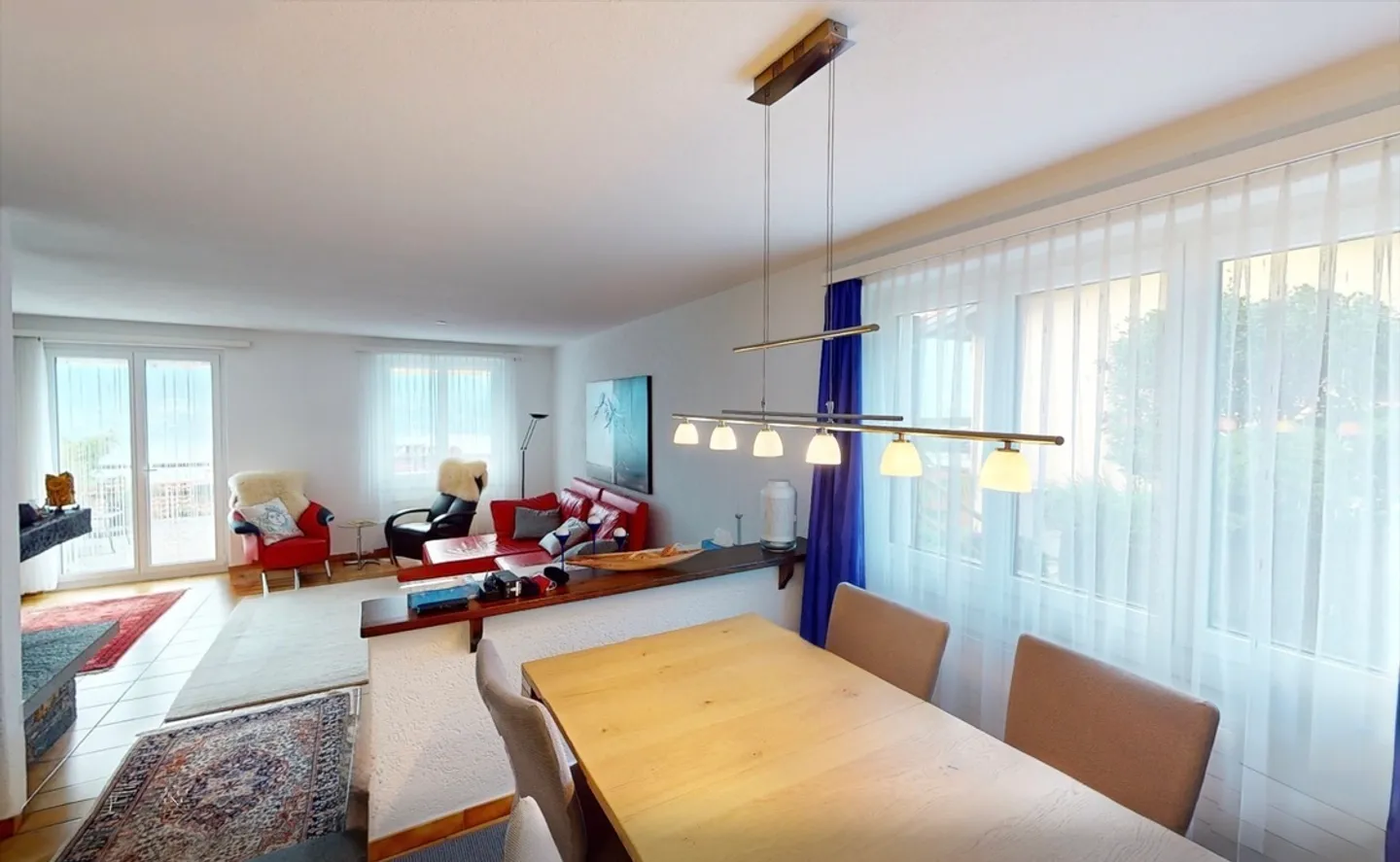 Casa unifamiliare con piscina all'aperto e vista lago - Foto 6 di 20