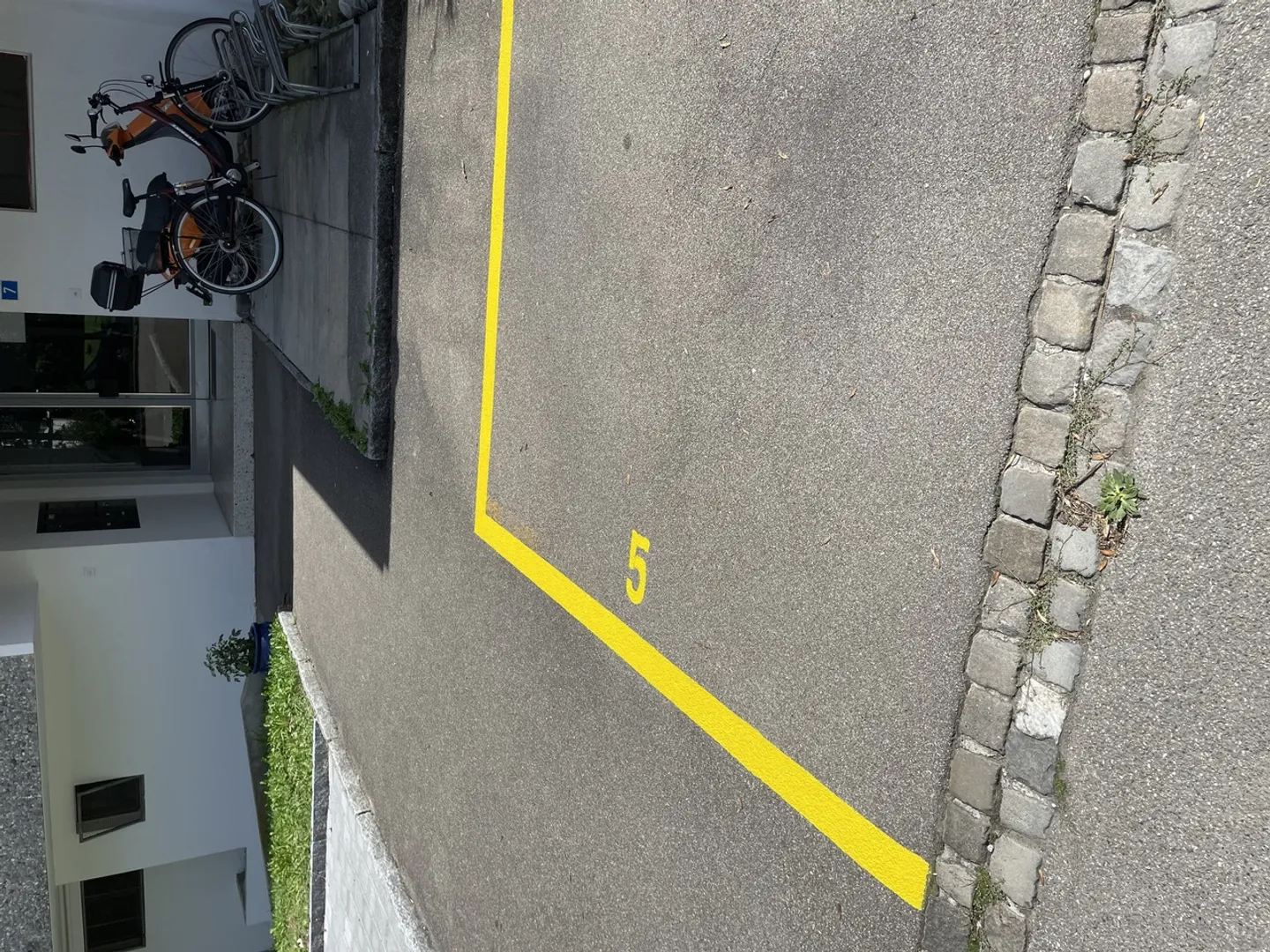 più posti auto gratuiti - Foto 2 di 4