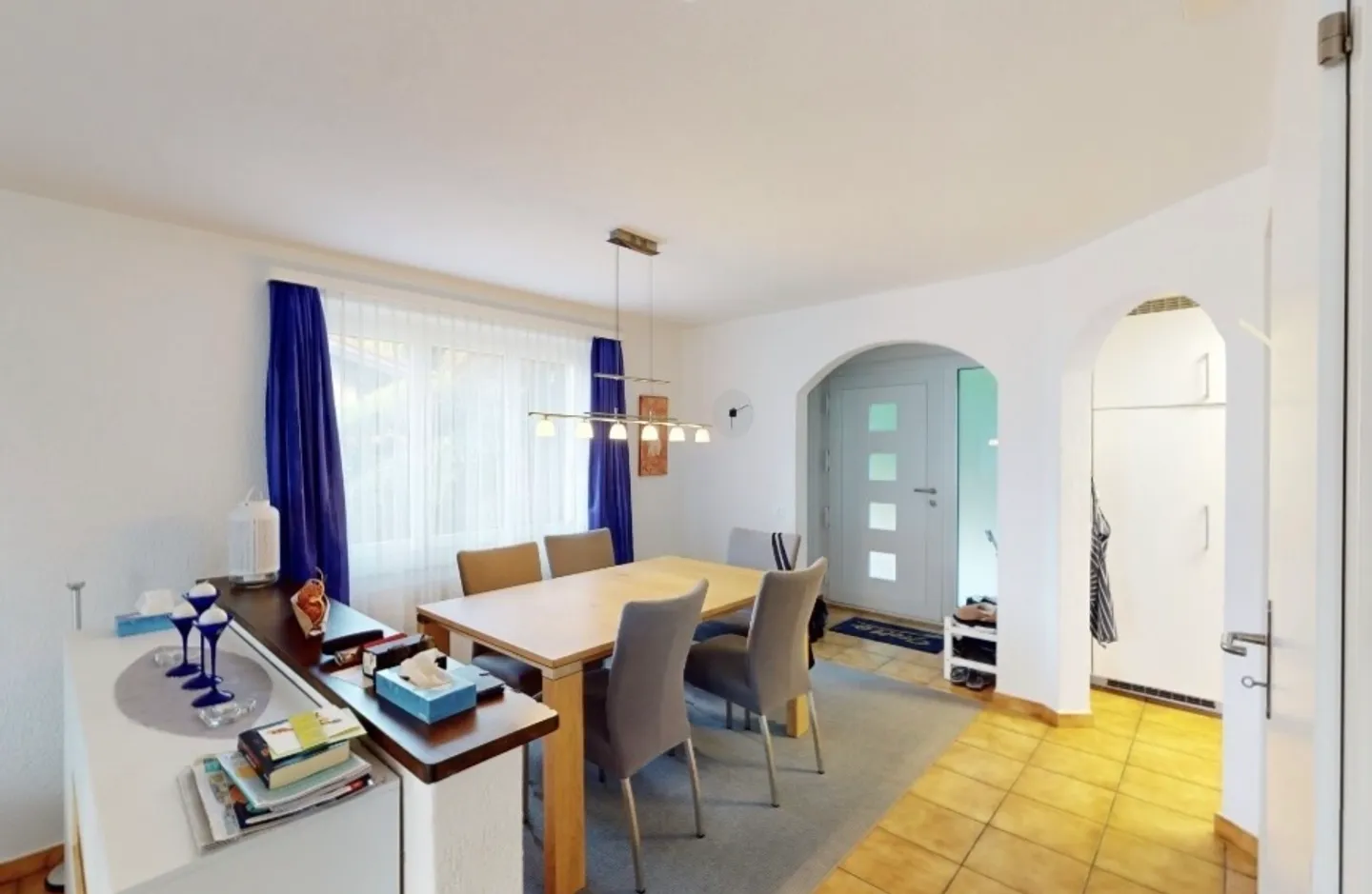 Casa unifamiliare con piscina all'aperto e vista lago - Foto 7 di 20