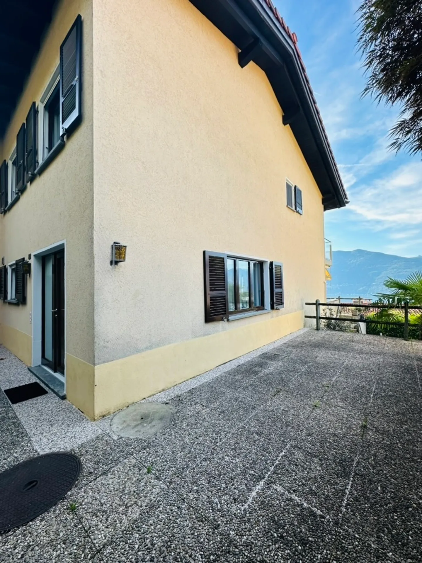 Casa unifamiliare con piscina all'aperto e vista lago - Foto 18 di 20