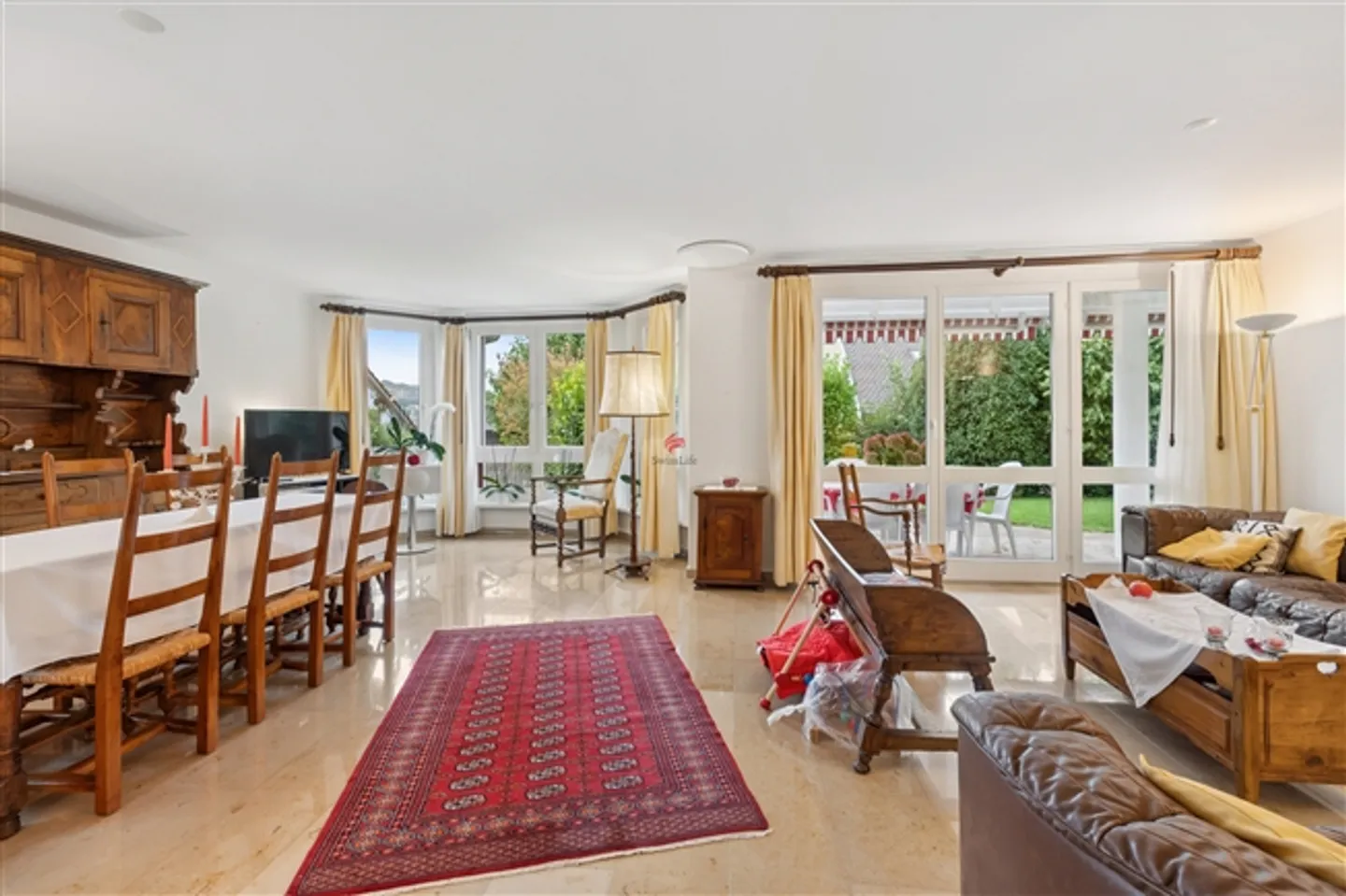 Move in and enjoy - Photo 4 of 16